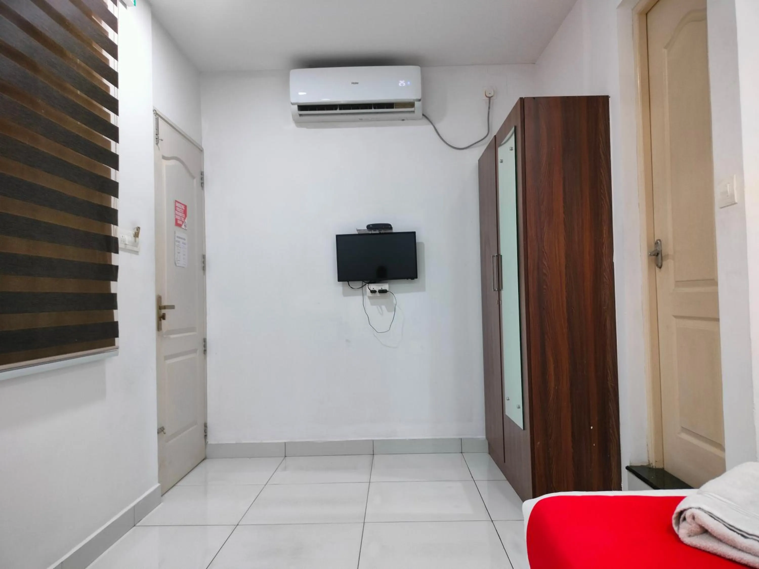 TV and multimedia in Kings Fort Rooms Thrippunithura