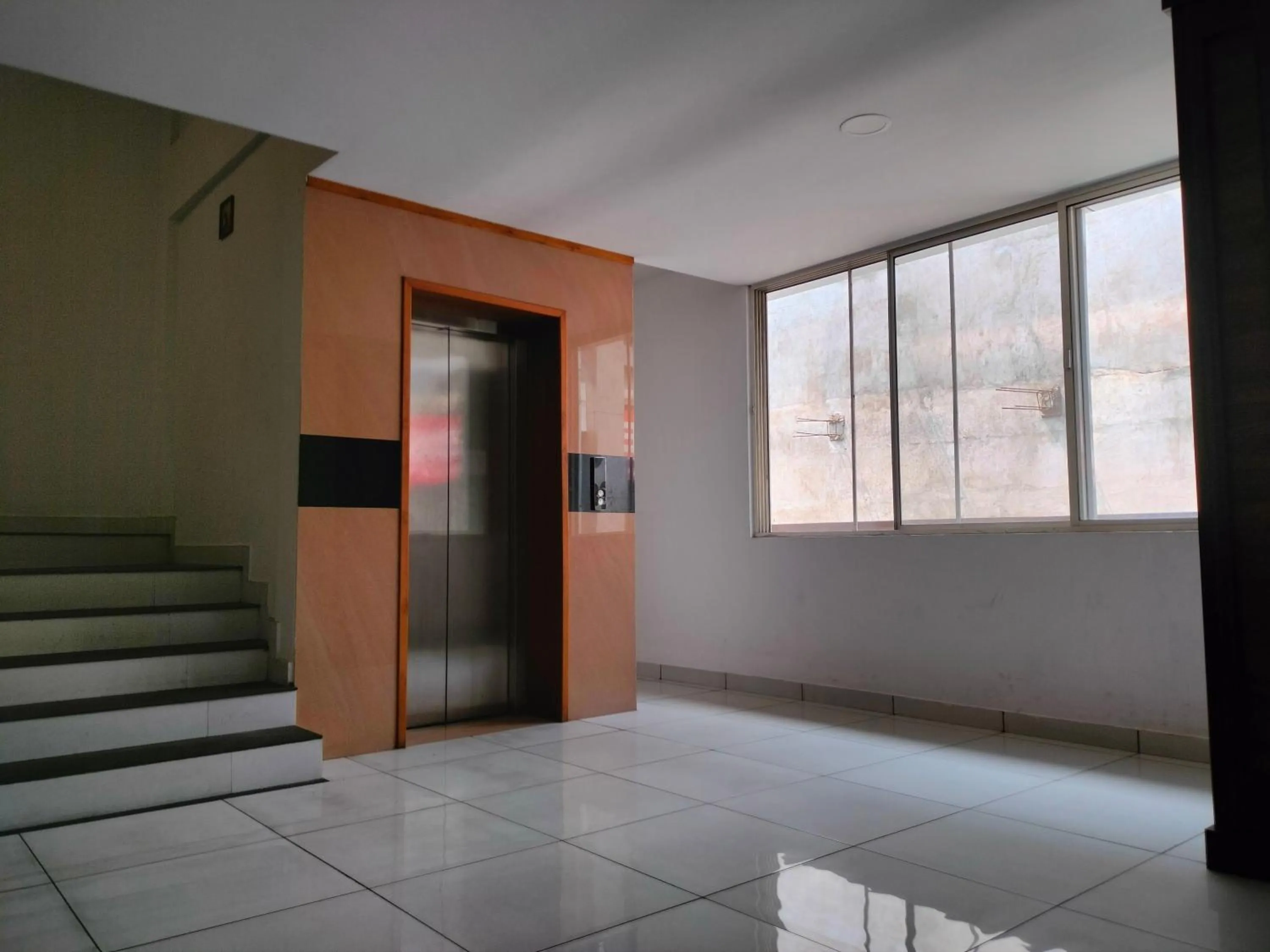 elevator in Kings Fort Rooms Thrippunithura