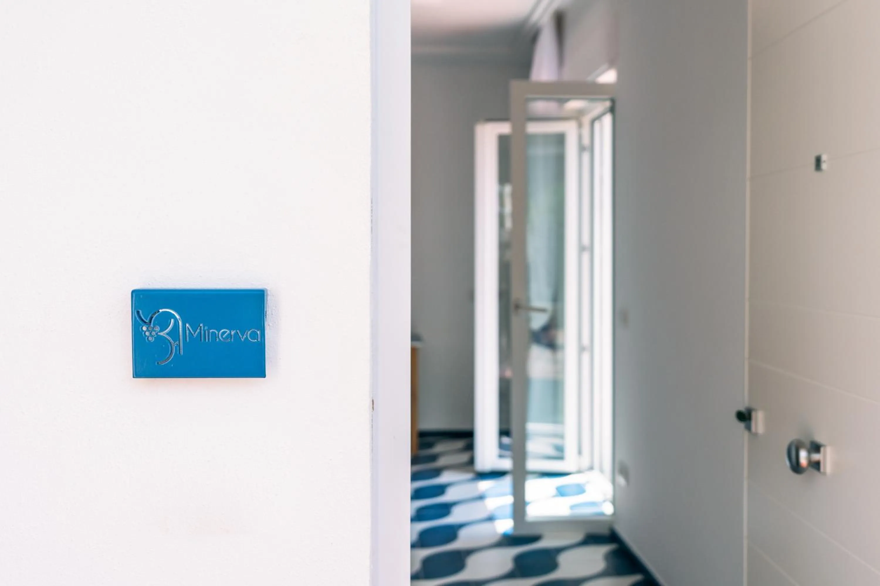 Logo/Certificate/Sign in La Vigna di Bacco