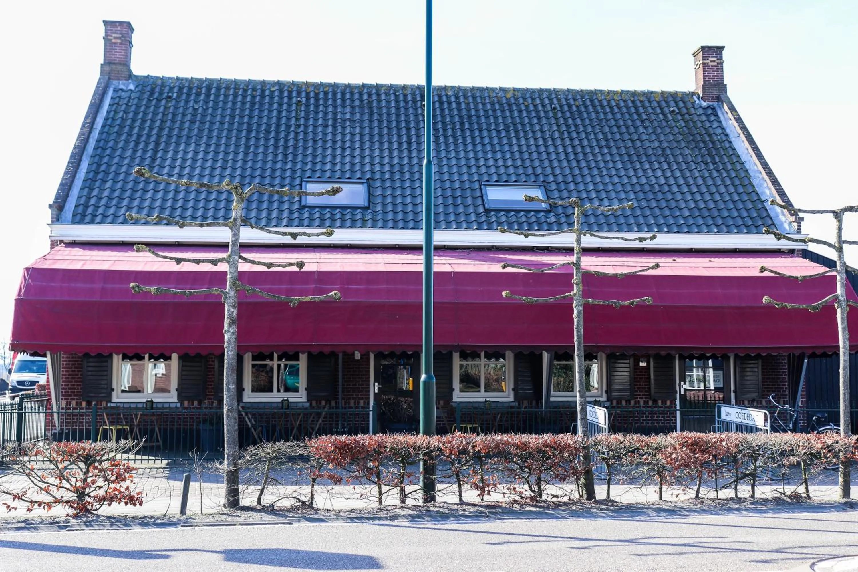 Facade/entrance in Bij Jans