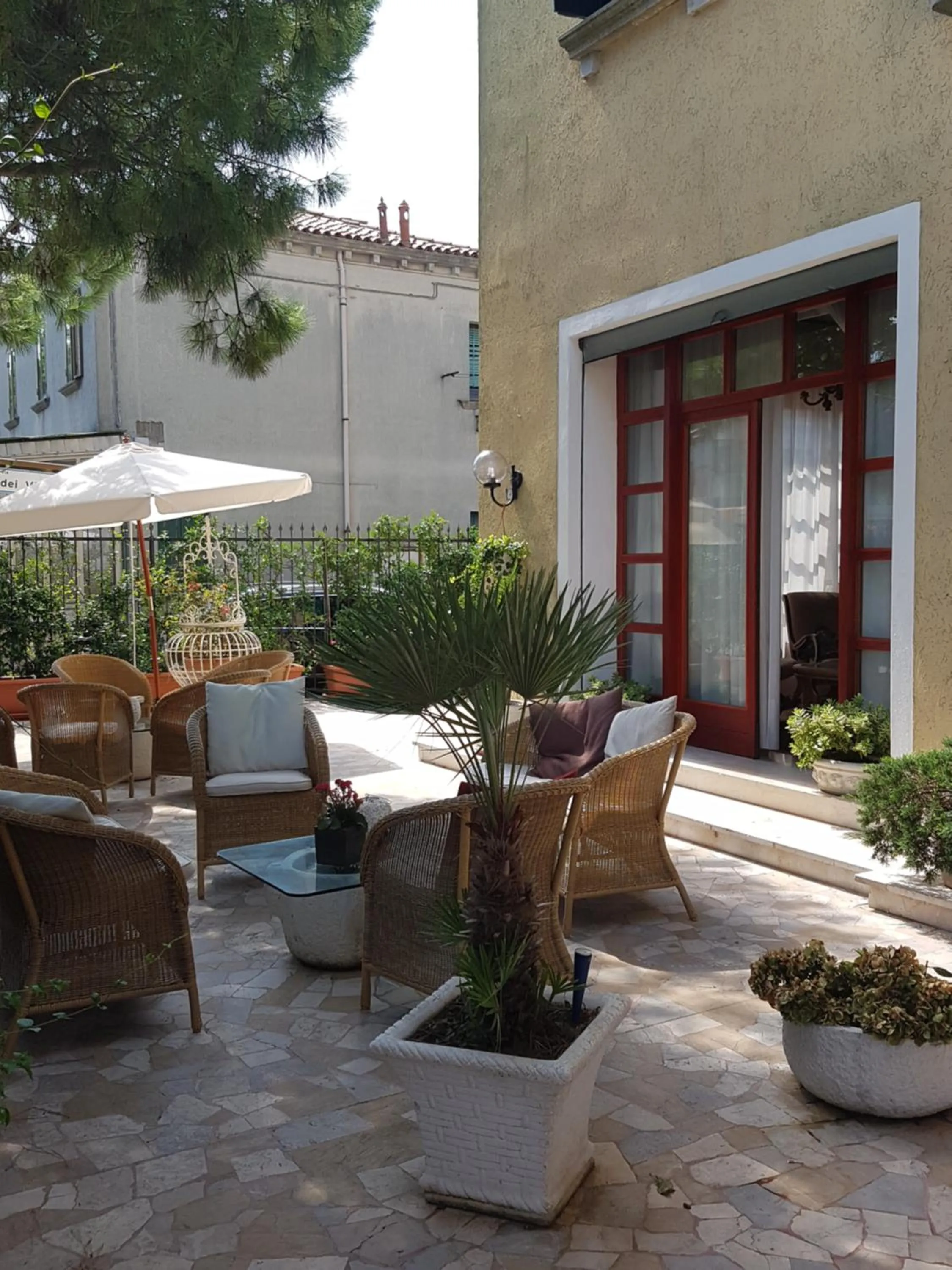 Patio in Hotel Villa Orio & Beatrice