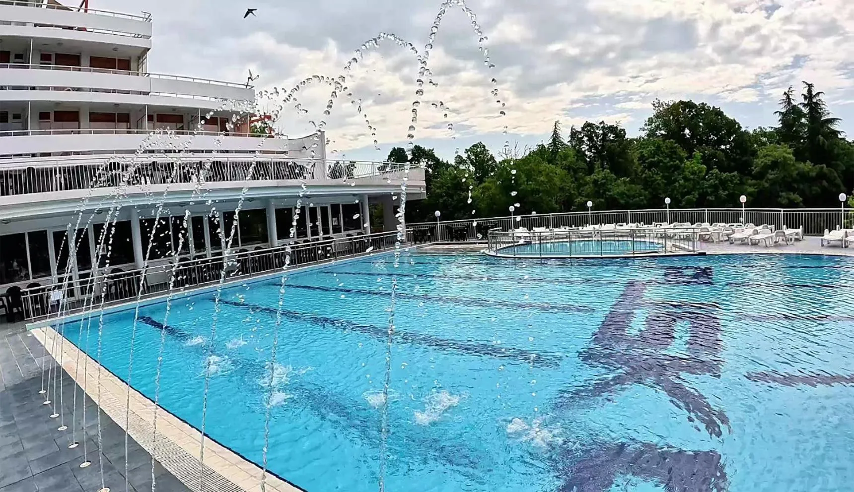 Swimming pool in Hotel Pliska All inclusive