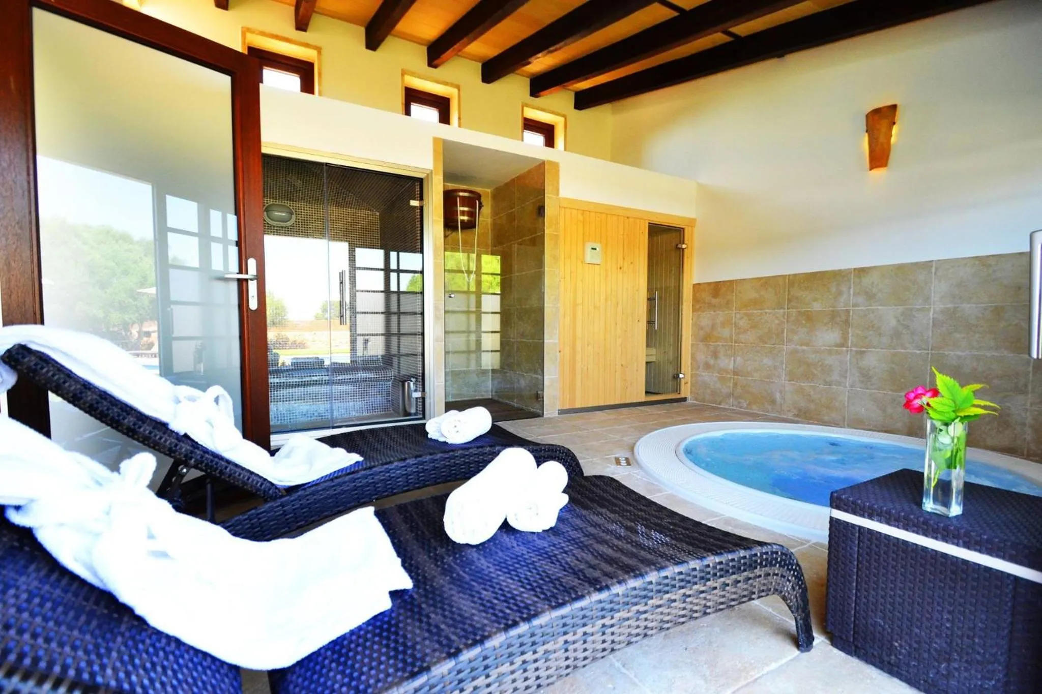 Spa and wellness centre/facilities in Bennoc Petit Hotel