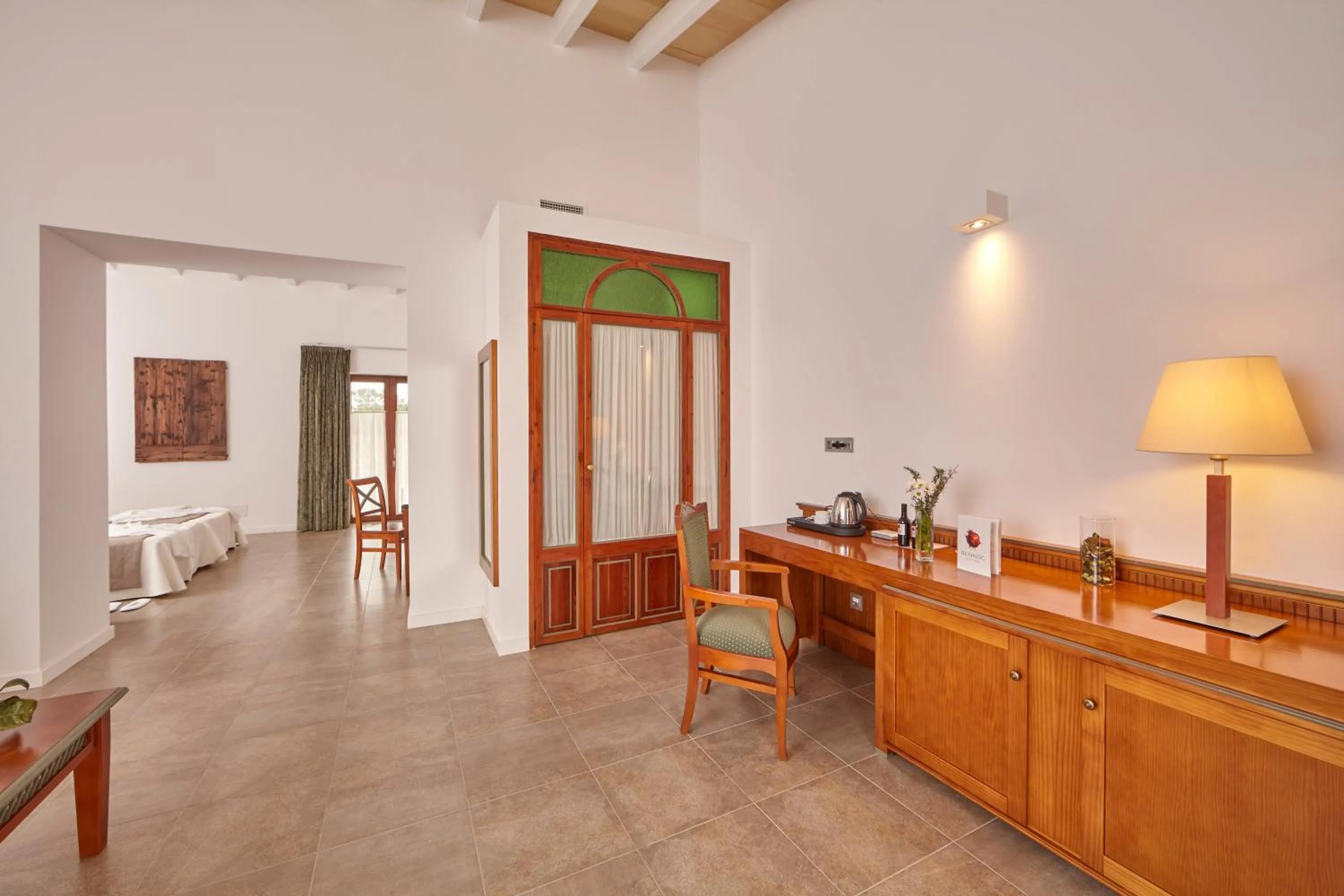 Photo of the whole room in Bennoc Petit Hotel