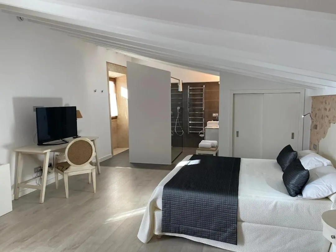 Bed in Bennoc Petit Hotel