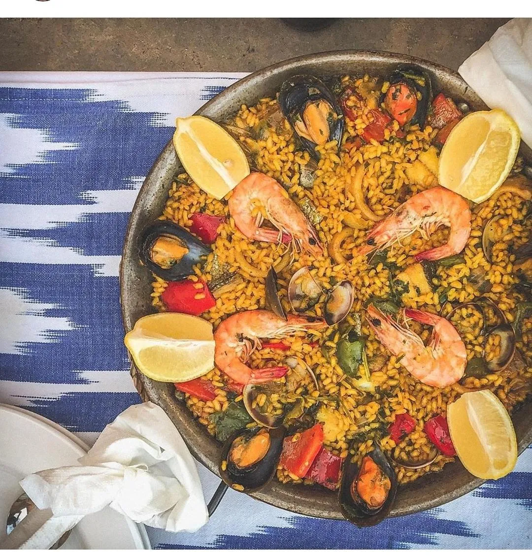 Restaurant/places to eat in Bennoc Petit Hotel