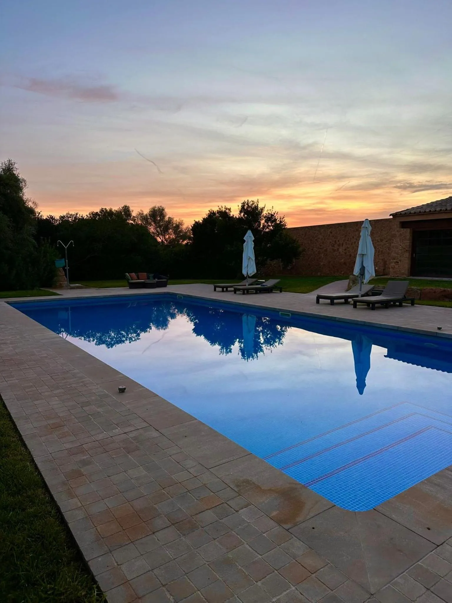 Swimming pool in Bennoc Petit Hotel