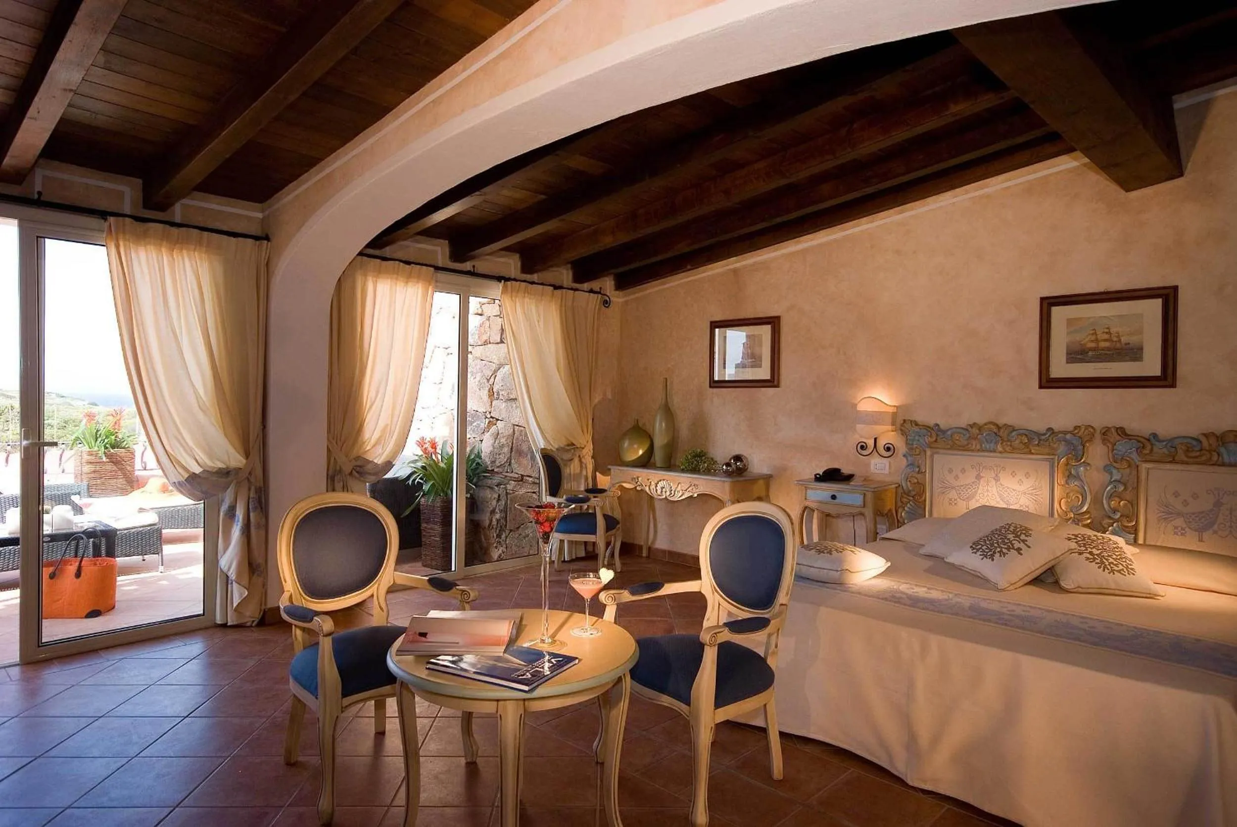 TV and multimedia, Bed in COLONNA RESORT, a Colonna Luxury Beach Hotel, Porto Cervo