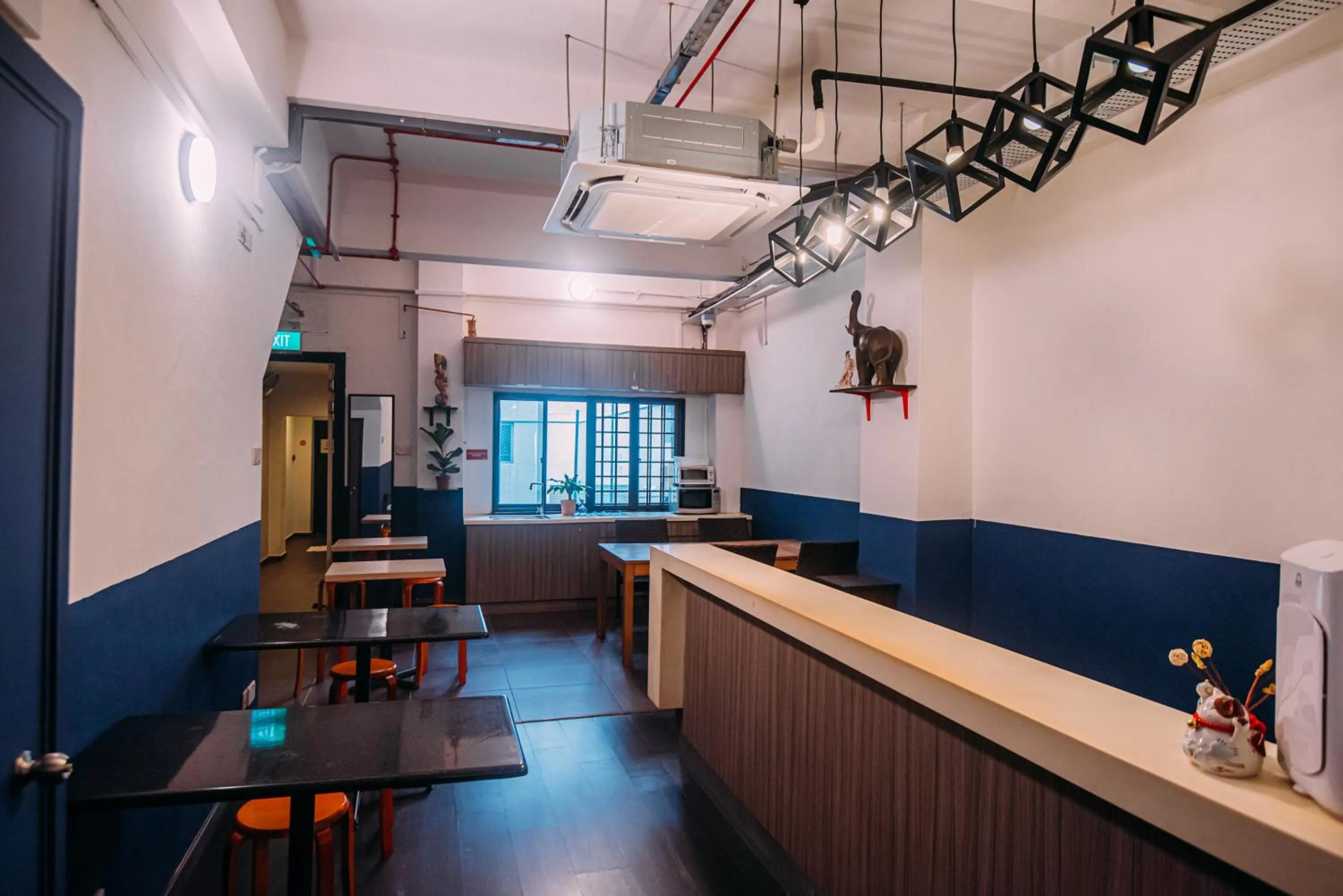 Bluewaters Pods 38 Hongkong St