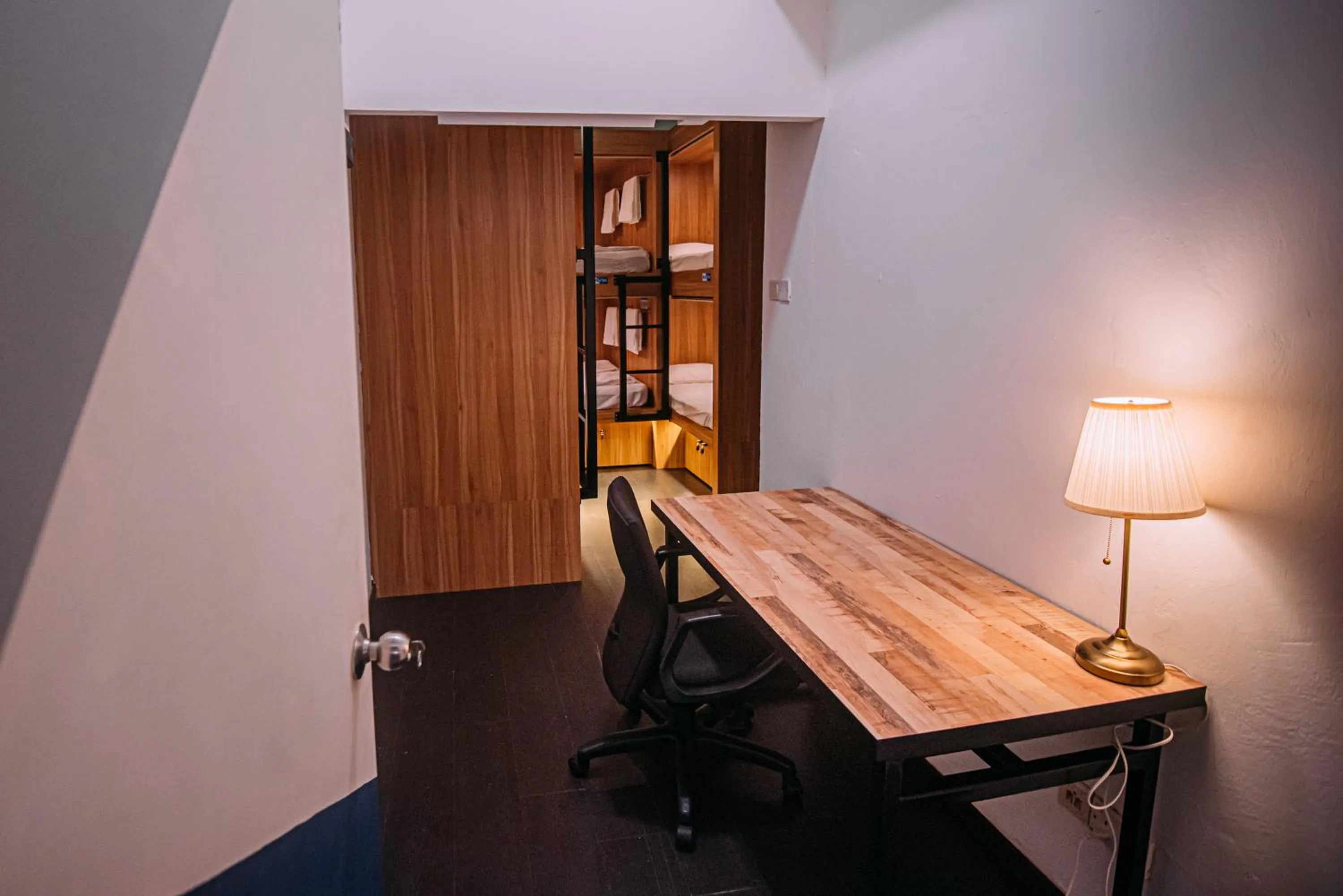 Bluewaters Pods 38 Hongkong St