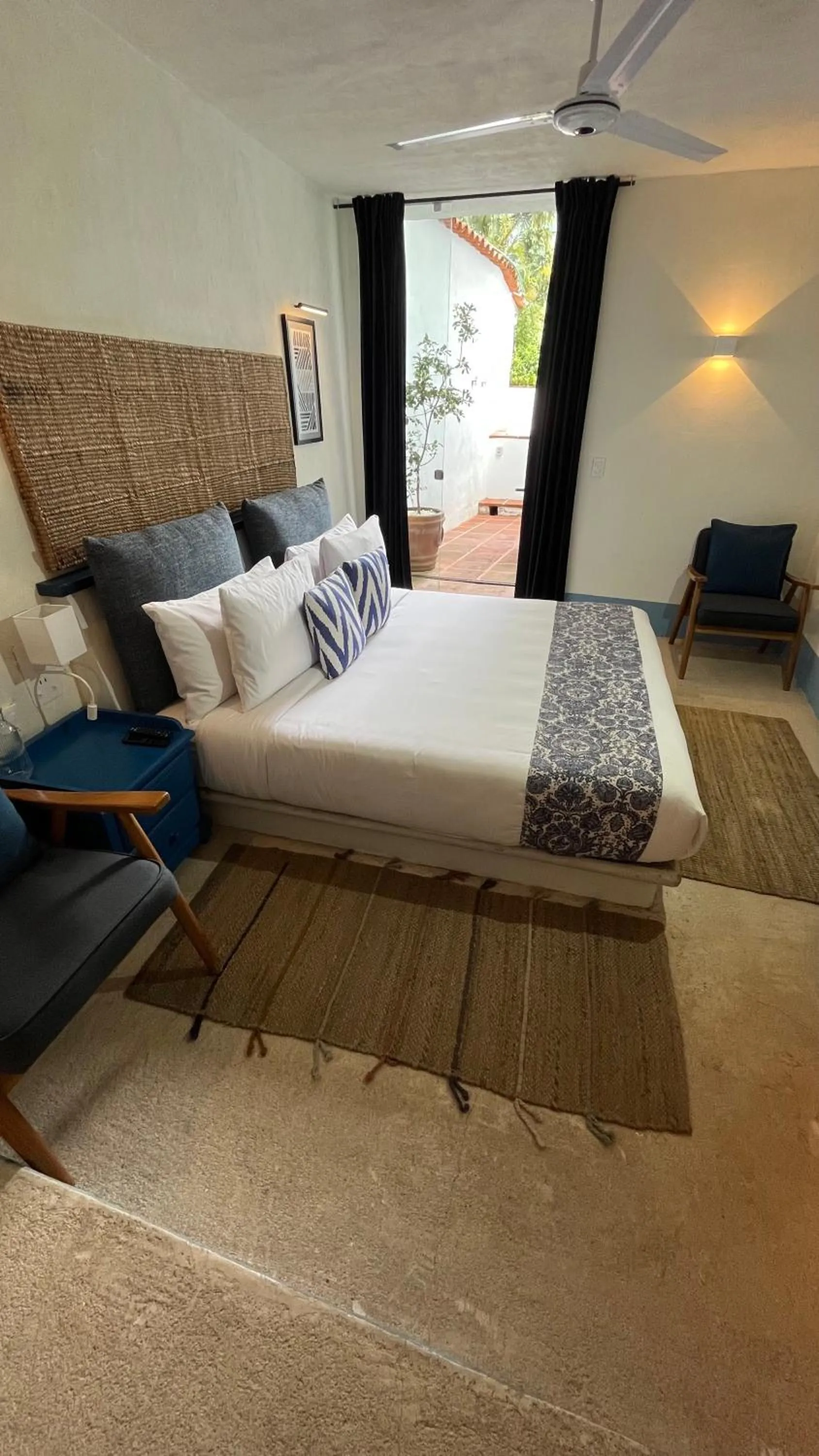 Bed in Hotel El Ciruelo, Tepoztlán