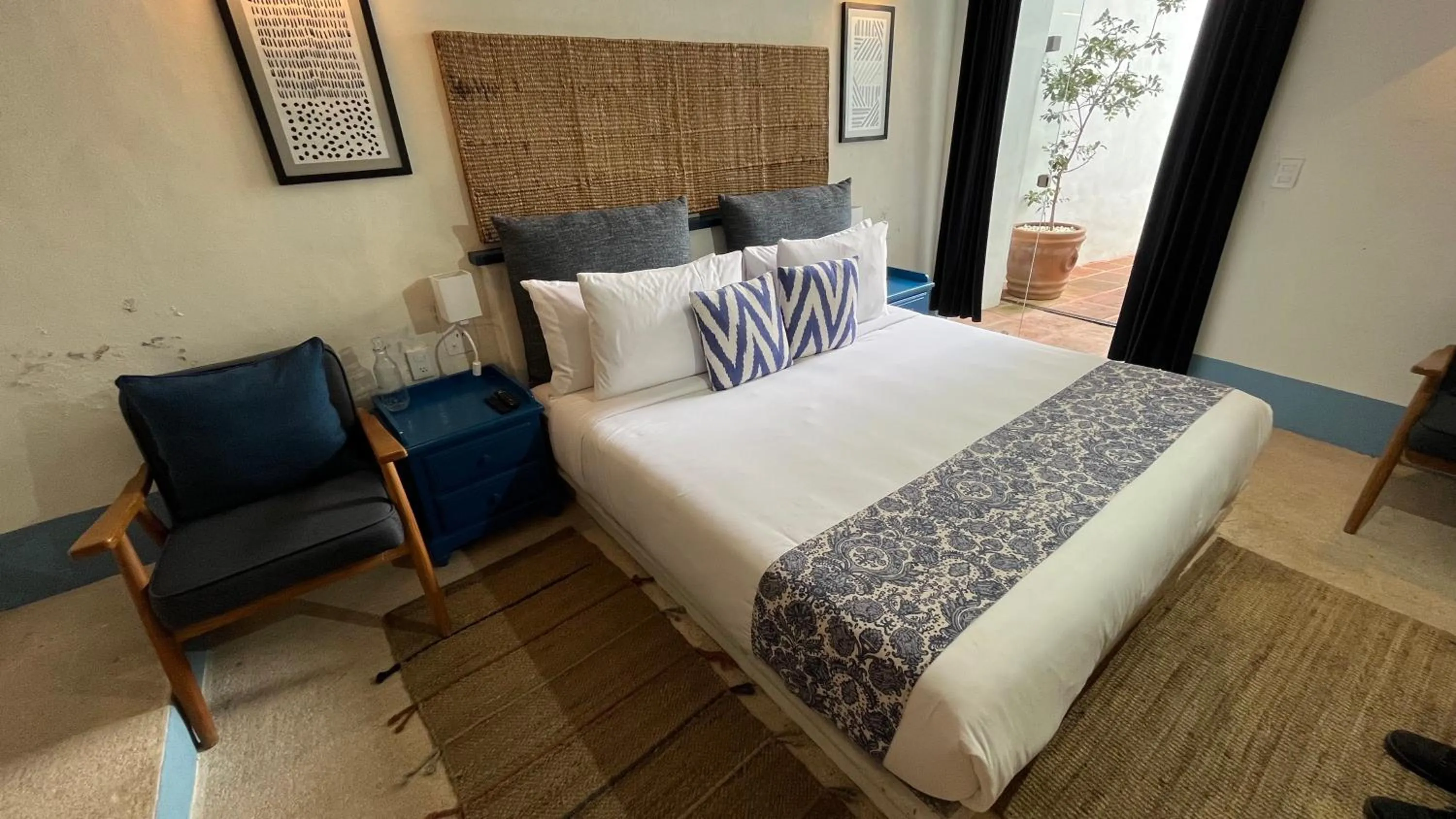 Bed in Hotel El Ciruelo, Tepoztlán