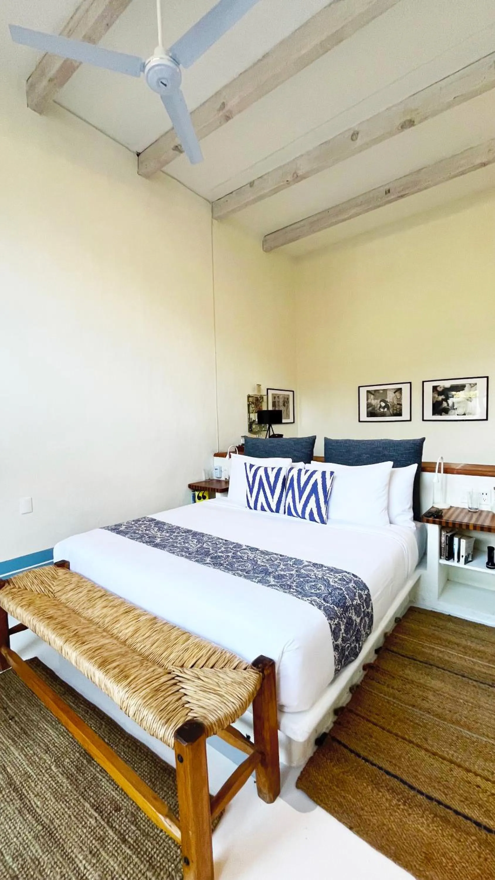 Bed in Hotel El Ciruelo, Tepoztlán