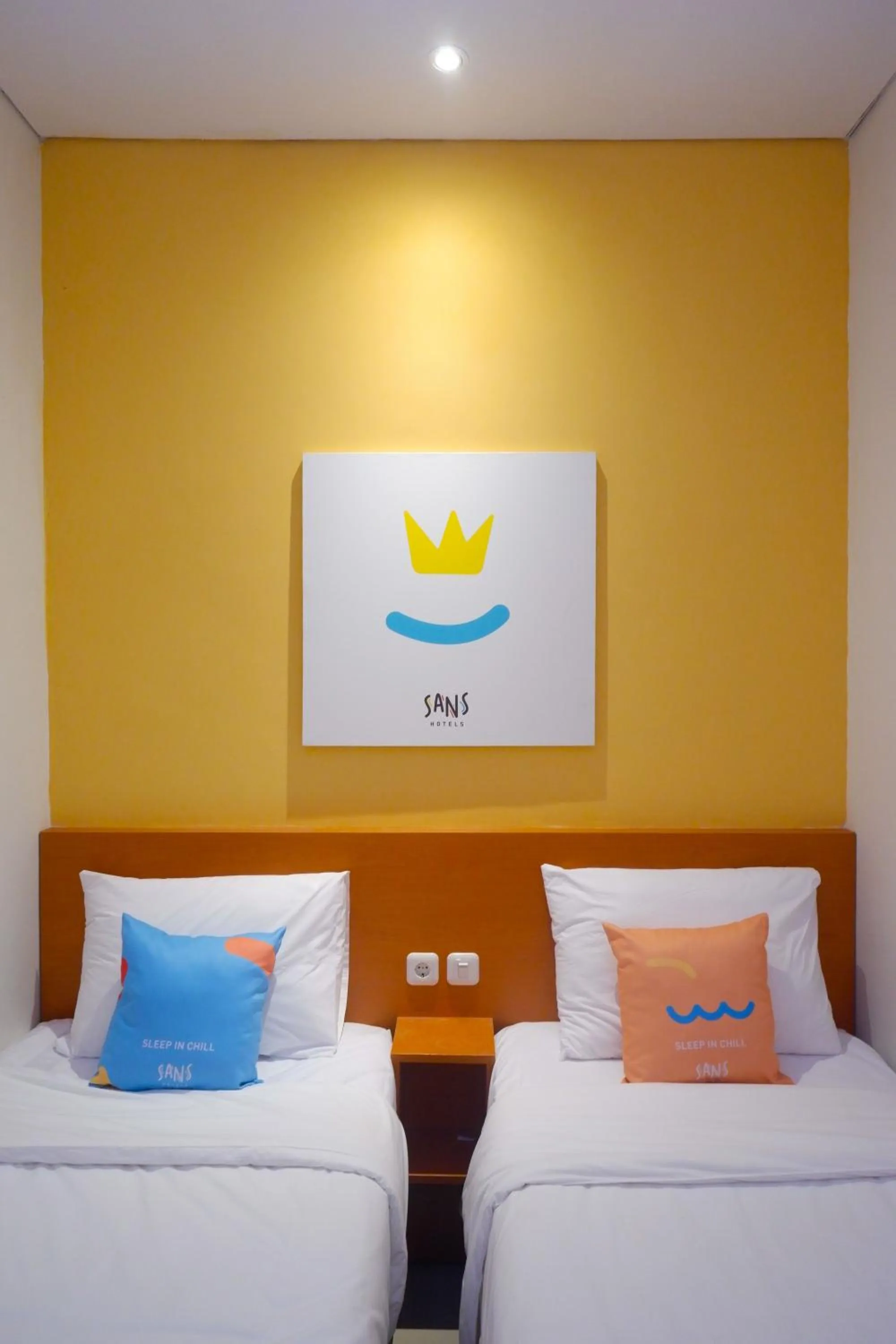 Bedroom, Bed in Sans Hotel Pippo Yogyakarta by RedDoorz