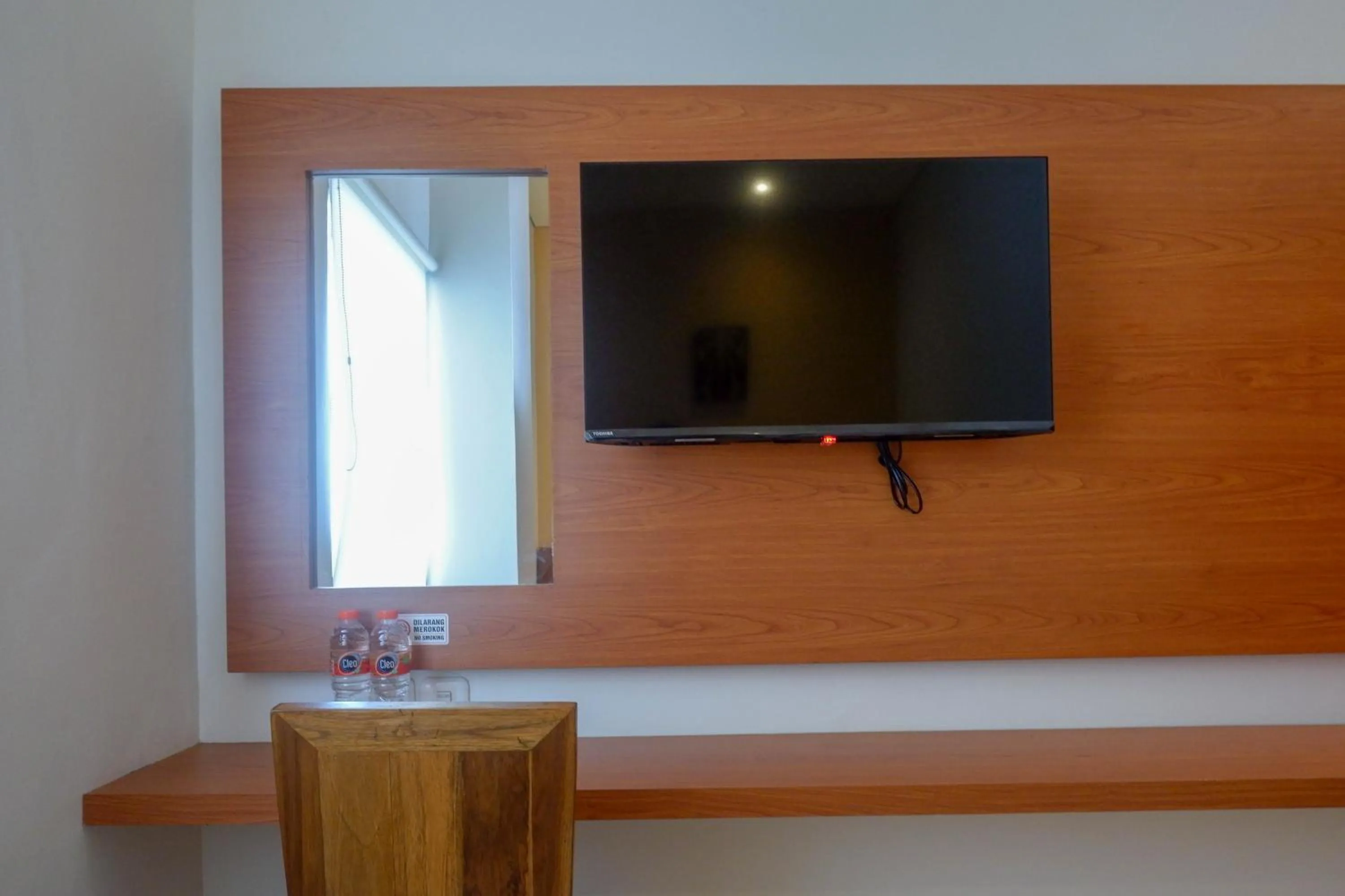 Bedroom in Sans Hotel Pippo Yogyakarta by RedDoorz