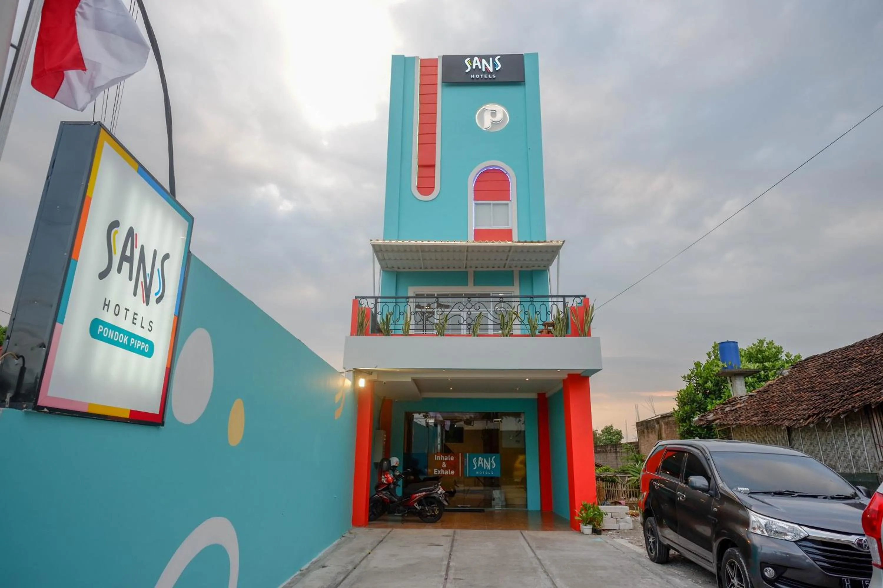 Property building in Sans Hotel Pippo Yogyakarta by RedDoorz