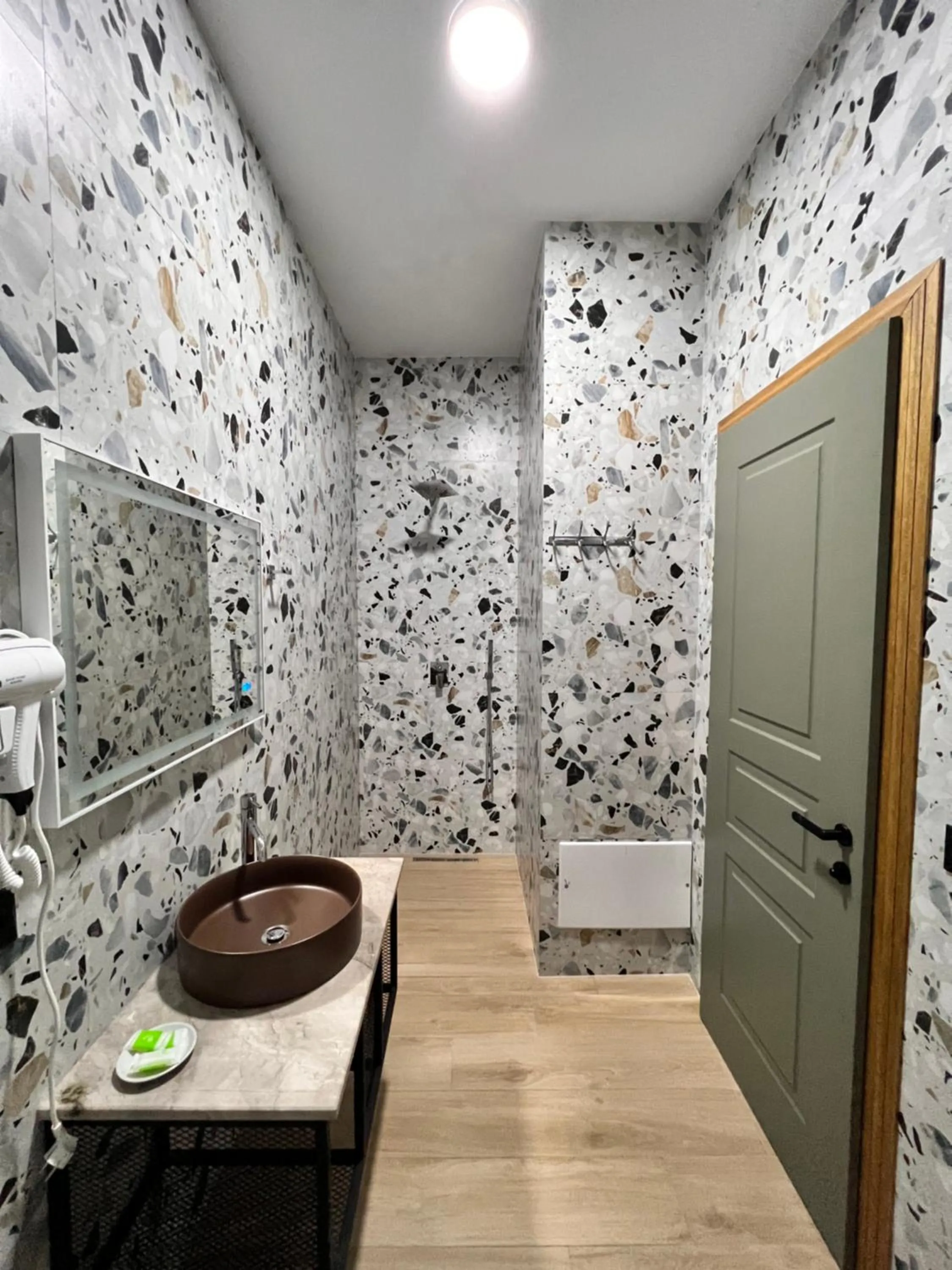 Shower in Happy Stay