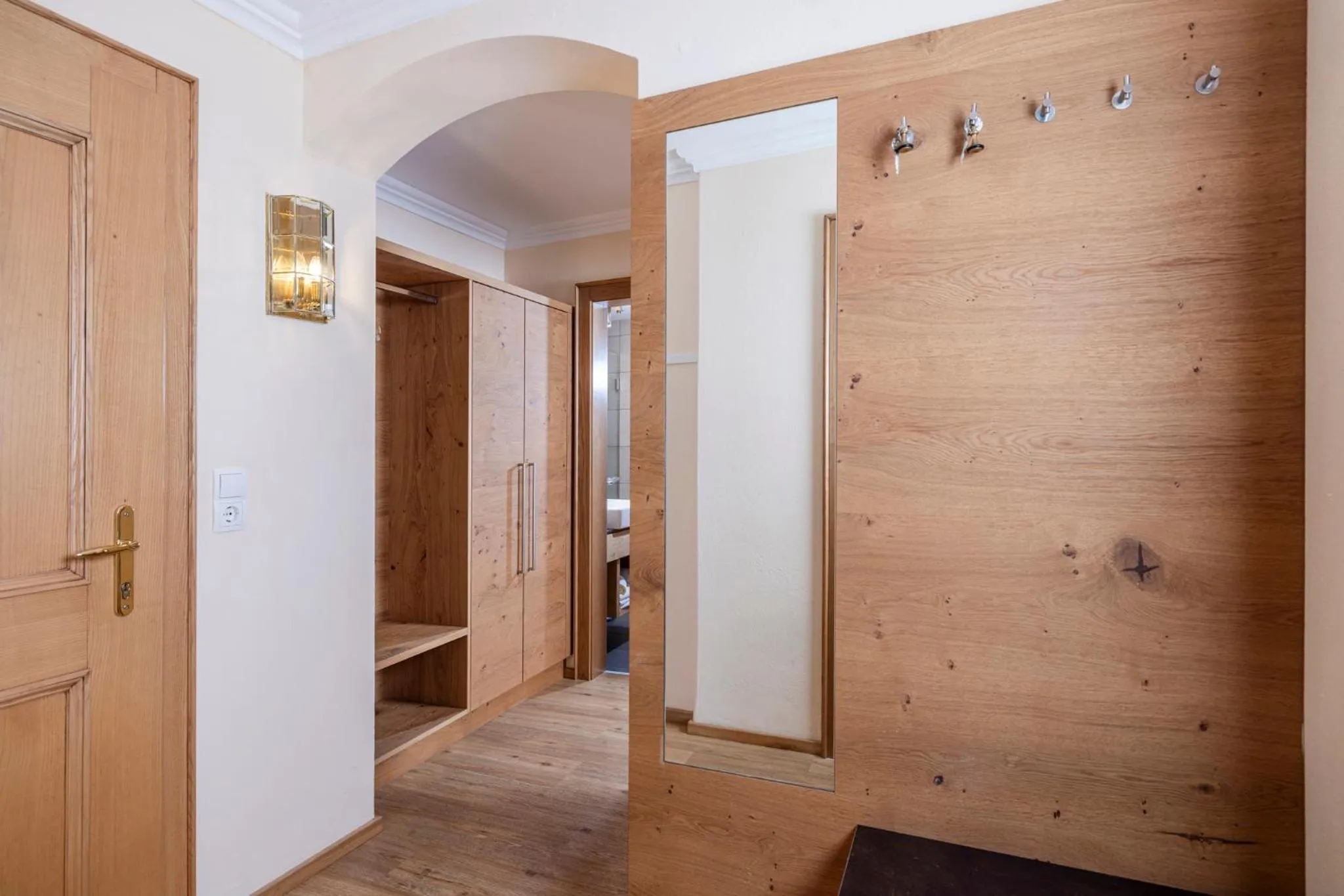 wardrobe in Aparthotel Landhaus St. Joseph (Indoor Pool)