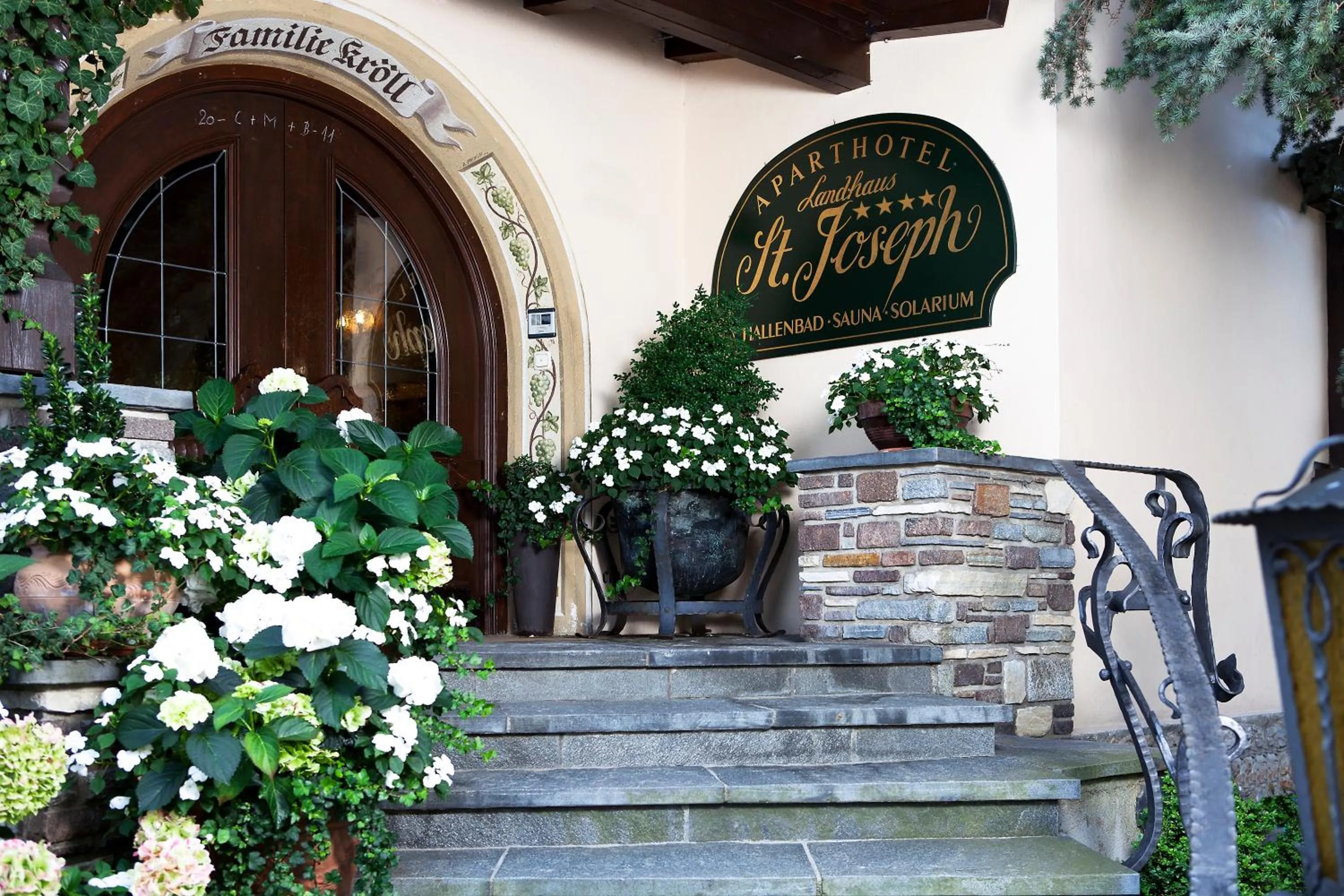 Facade/entrance in Aparthotel Landhaus St. Joseph (Indoor Pool)