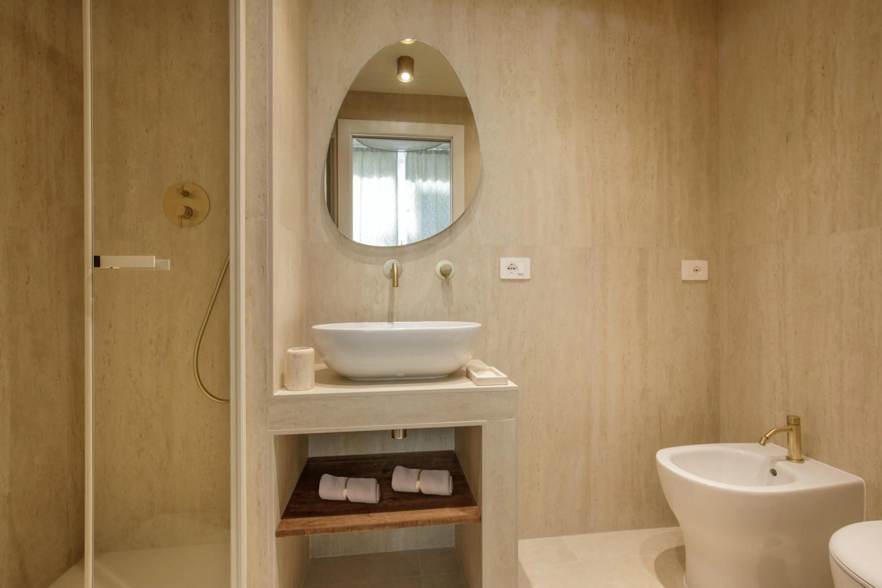 Shower in Condotti Boutique Hotel