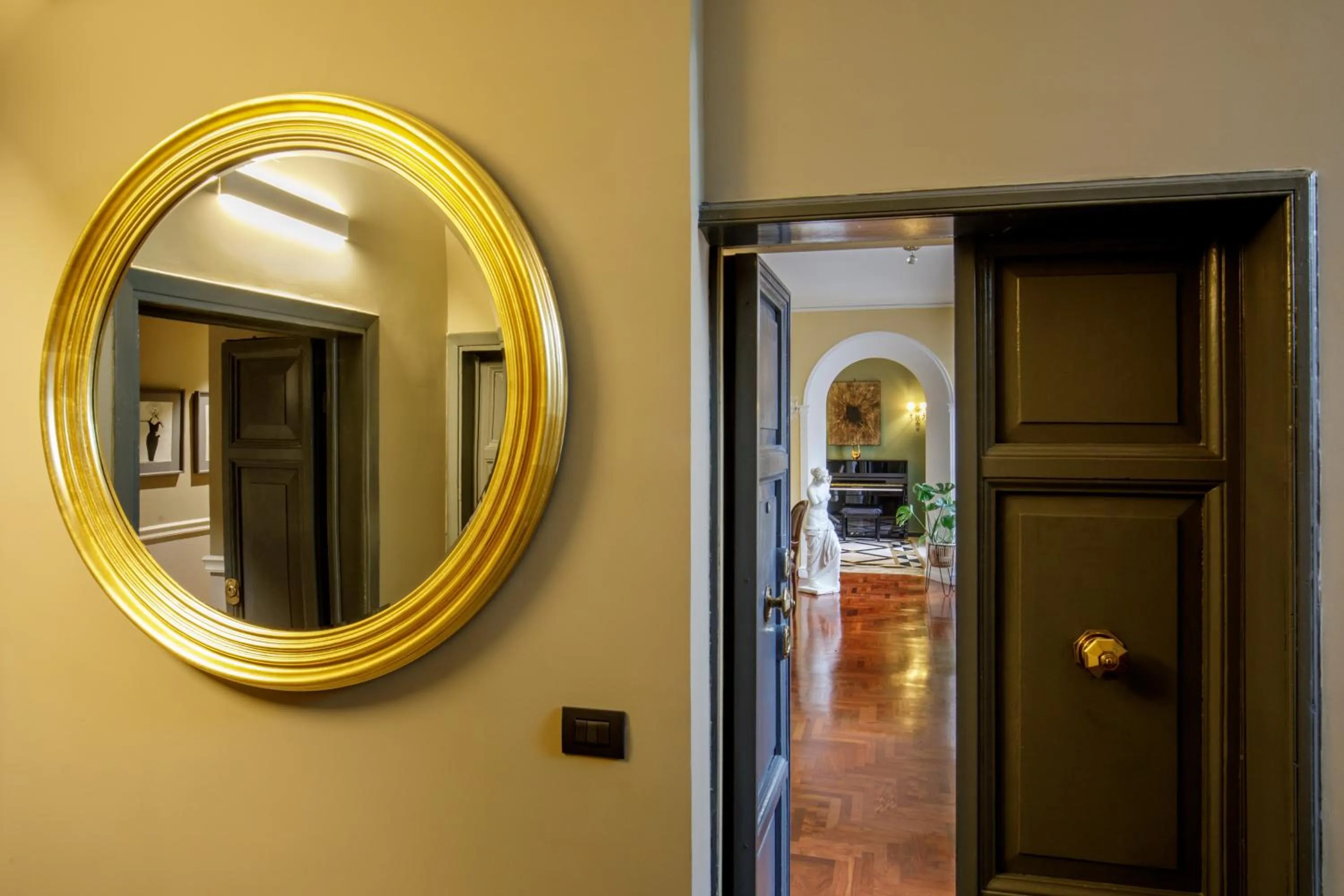 Facade/entrance in Condotti Boutique Hotel