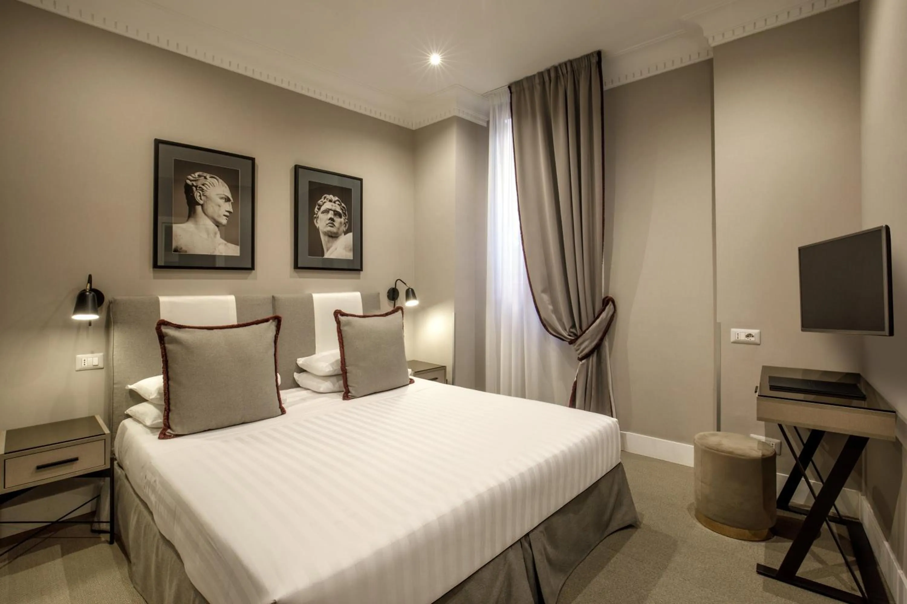 TV and multimedia, Bed in Condotti Boutique Hotel