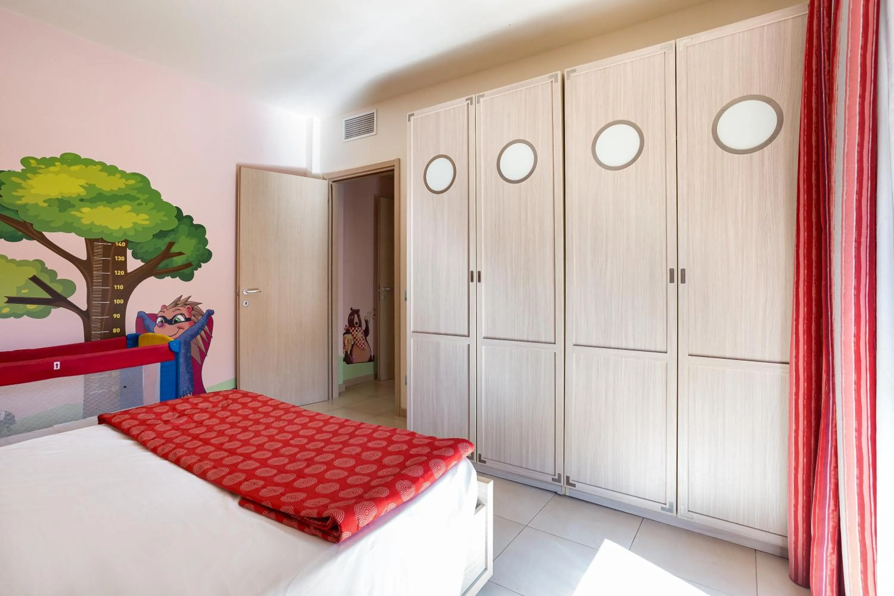 Bedroom, Bed in Canado Family Hotel