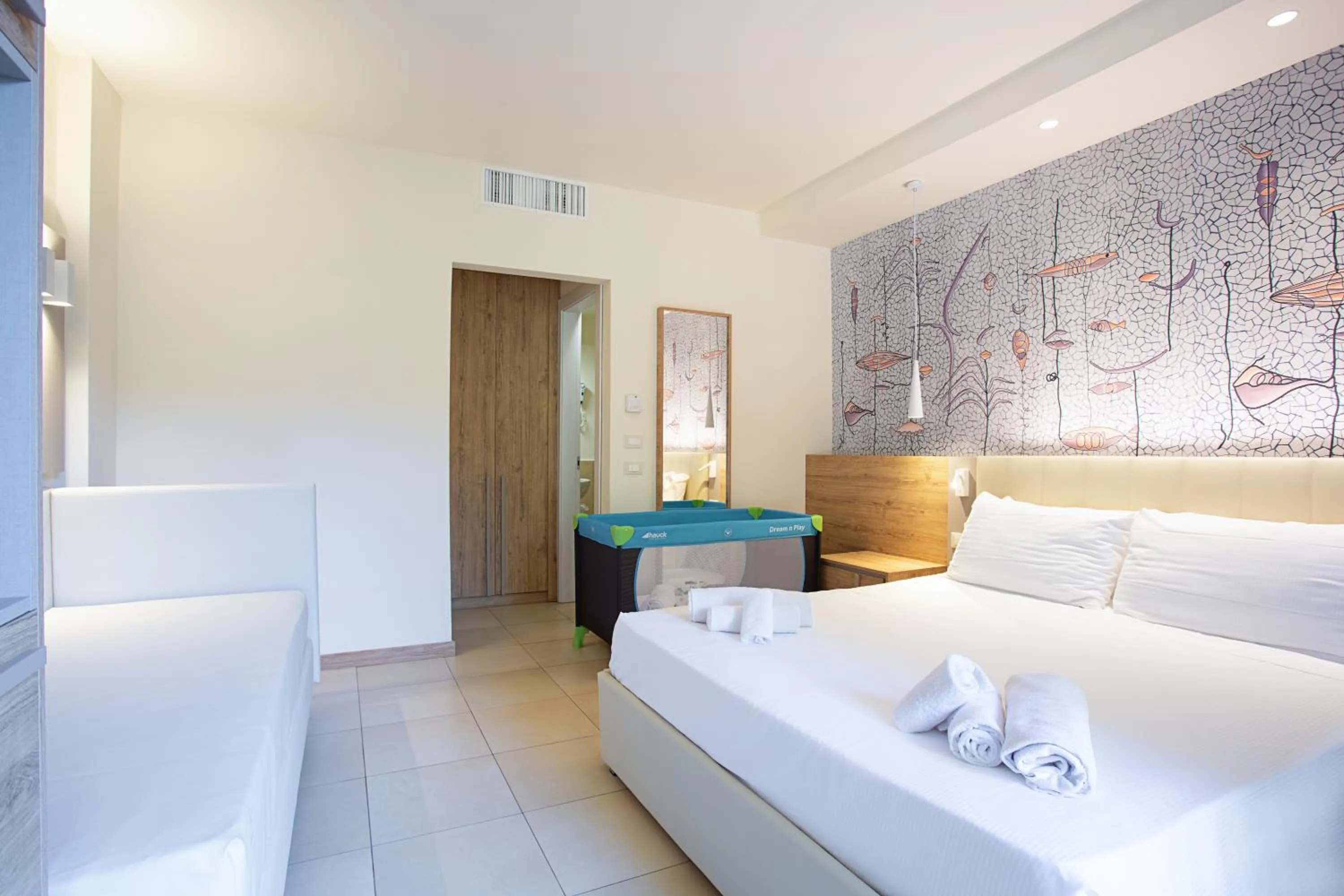 Bedroom, Bed in Canado Family Hotel