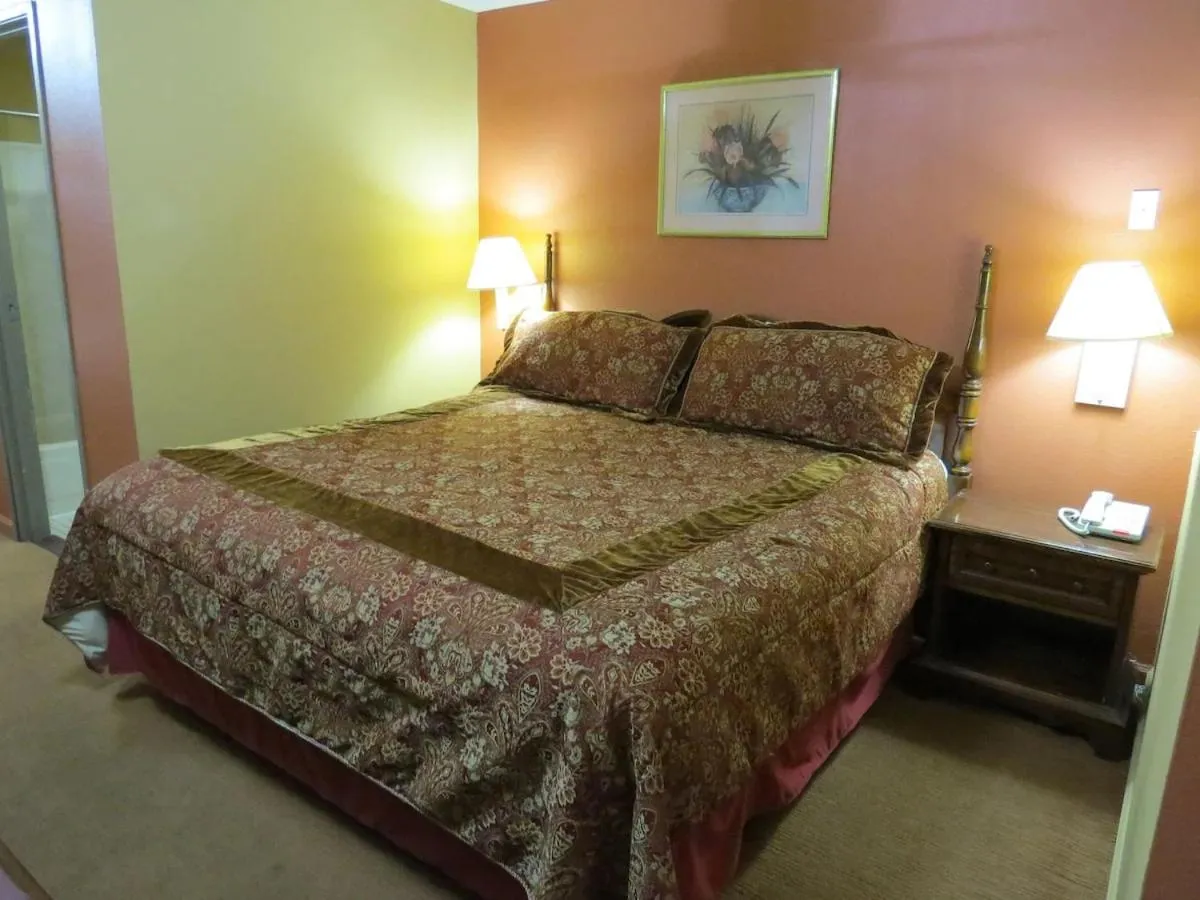 Photo of the whole room, Bed in FIRST WESTERN INN