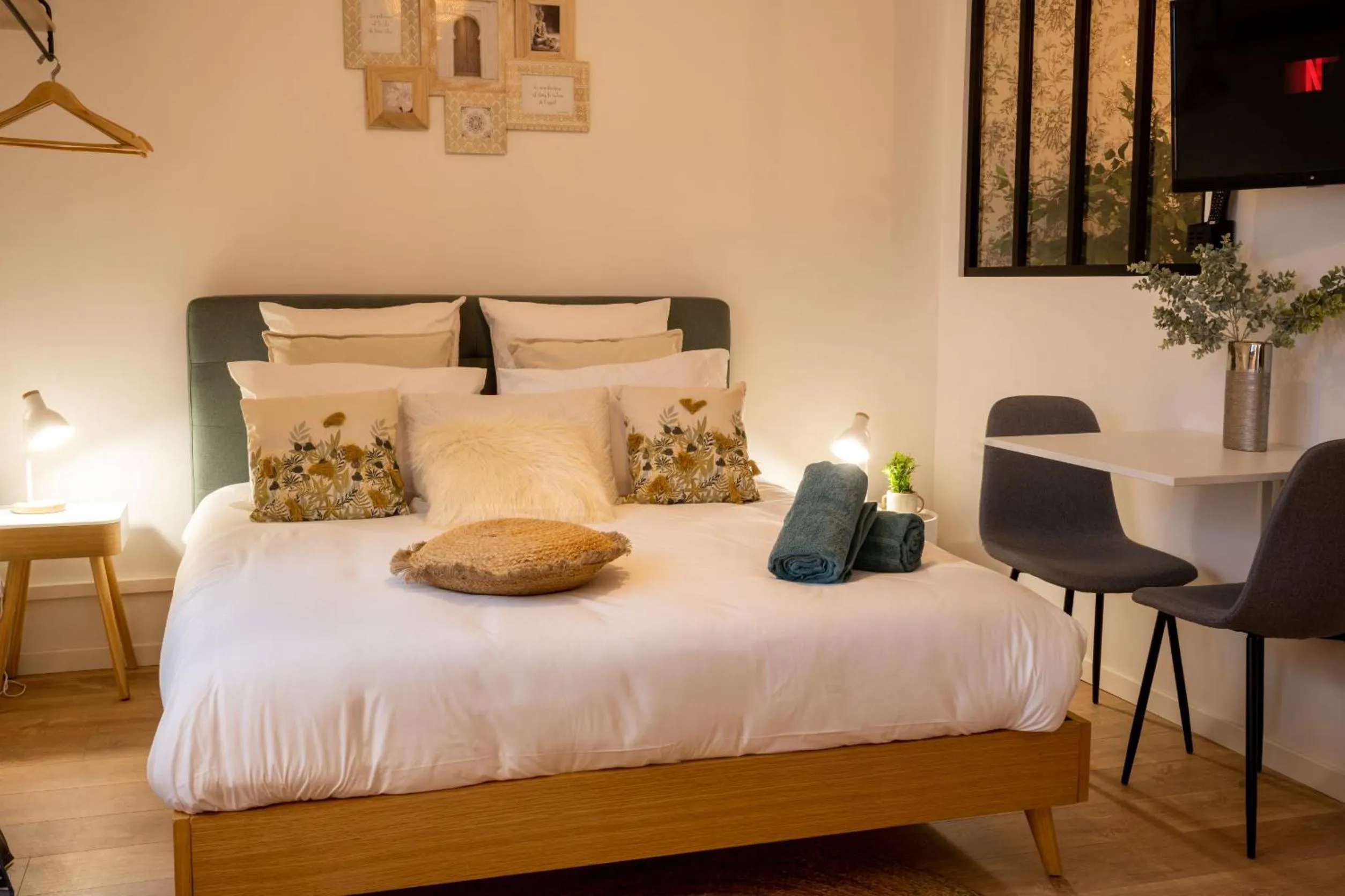 Bed in Spa, Love & Relax