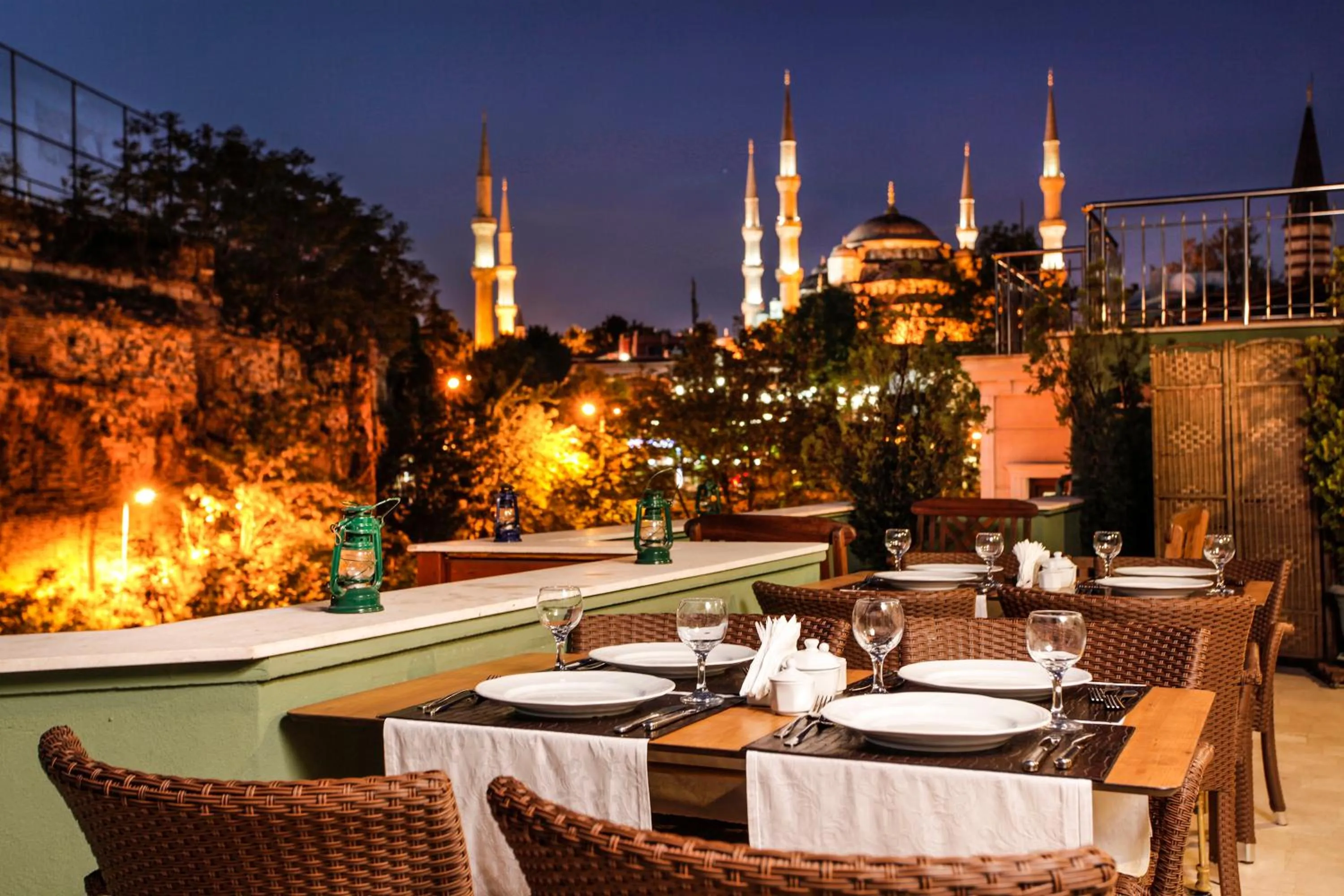 Restaurant/places to eat in Hotel Erguvan - Special Category