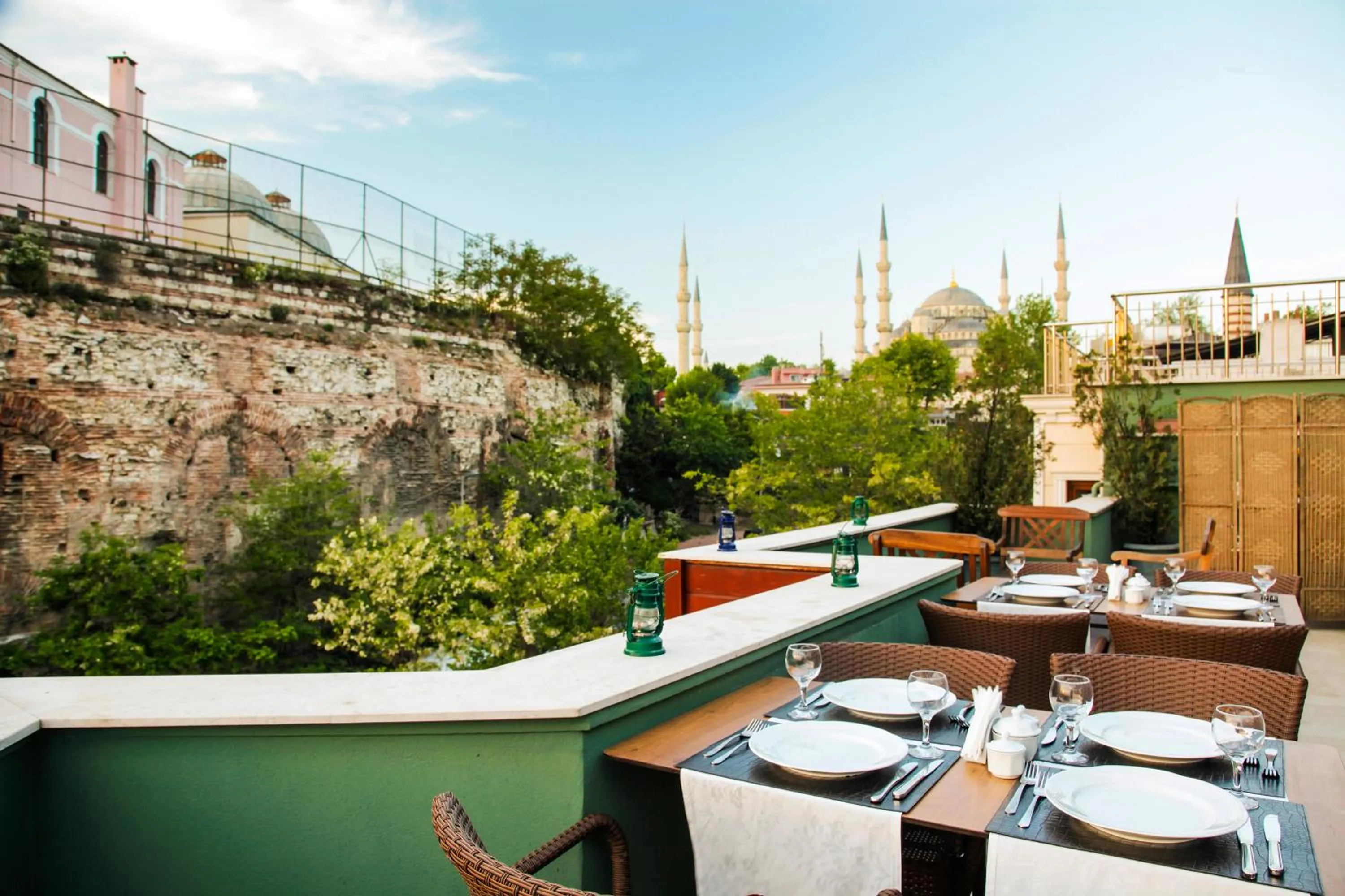 Restaurant/places to eat in Hotel Erguvan - Special Category