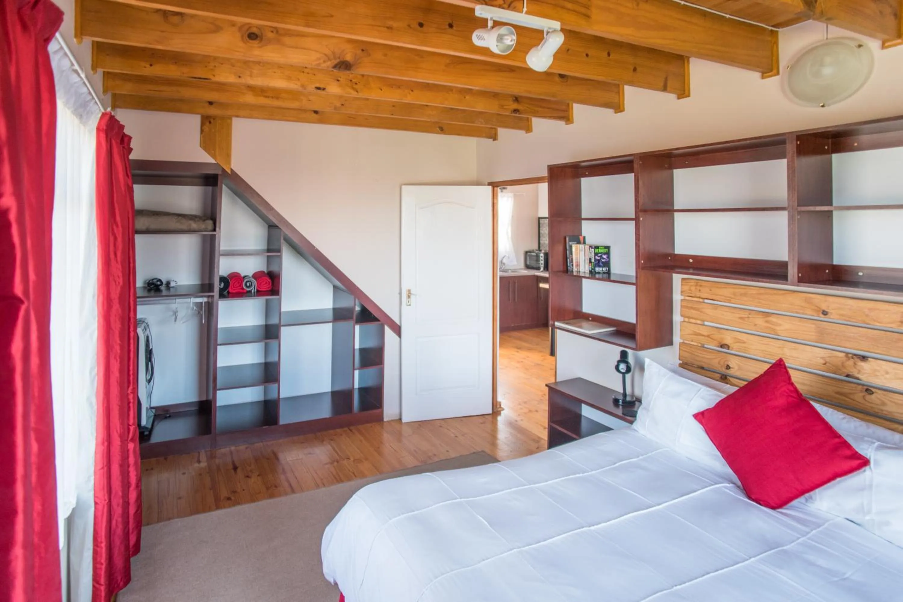 Bedroom, Bed in Knock Out View Clarens