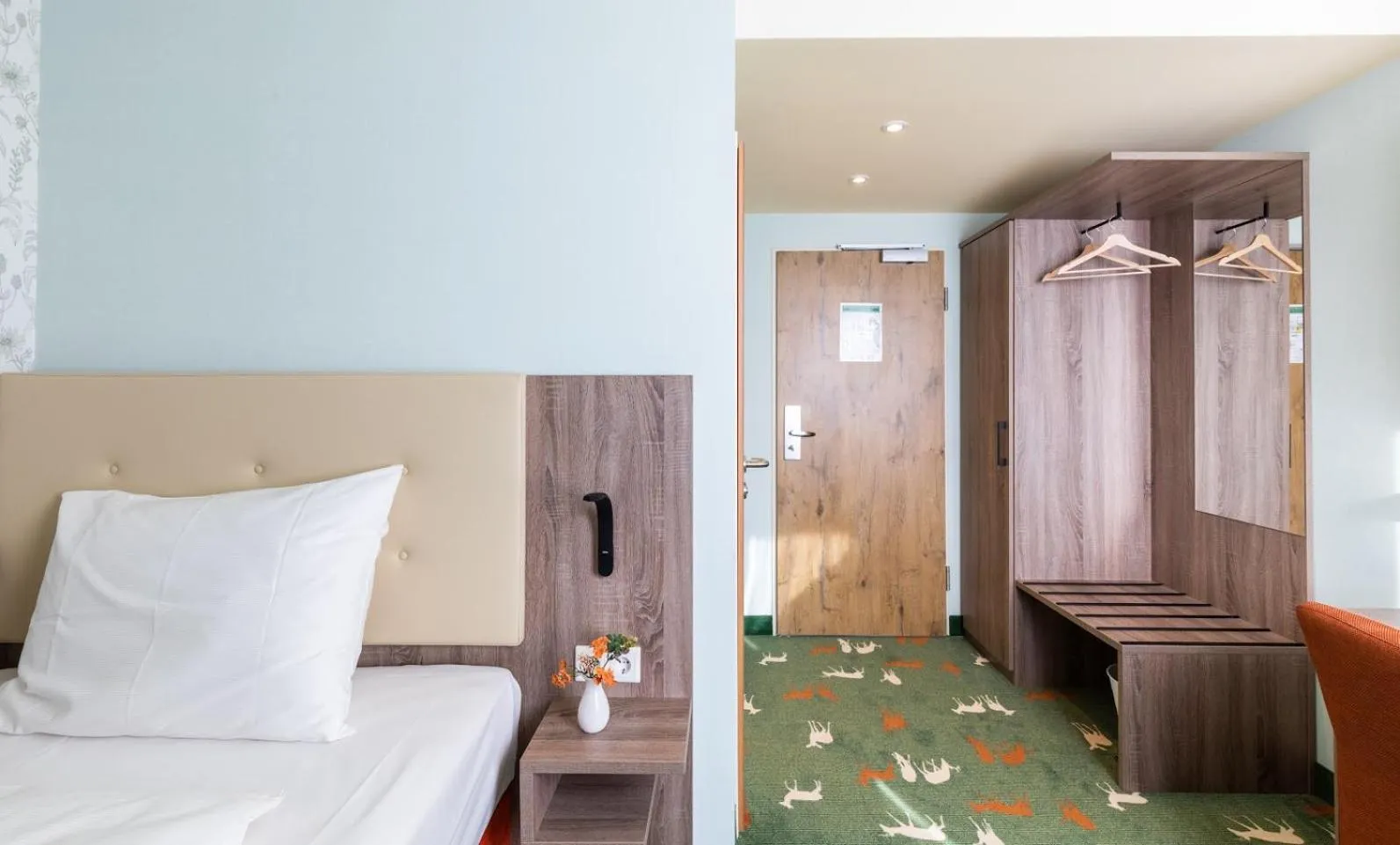 Bed in Hotel & Restaurant Hubertus Sehnde