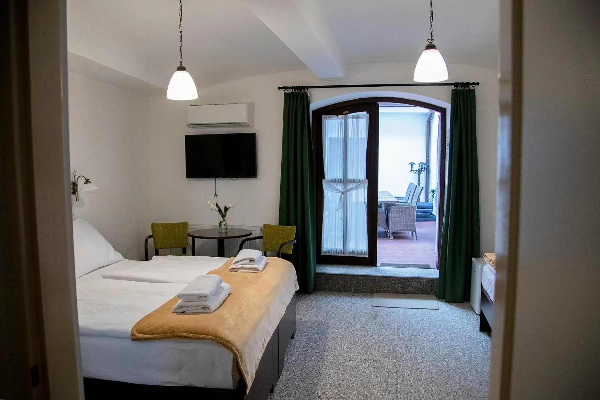 Triple Room with Private Bathroom in Old Prague House