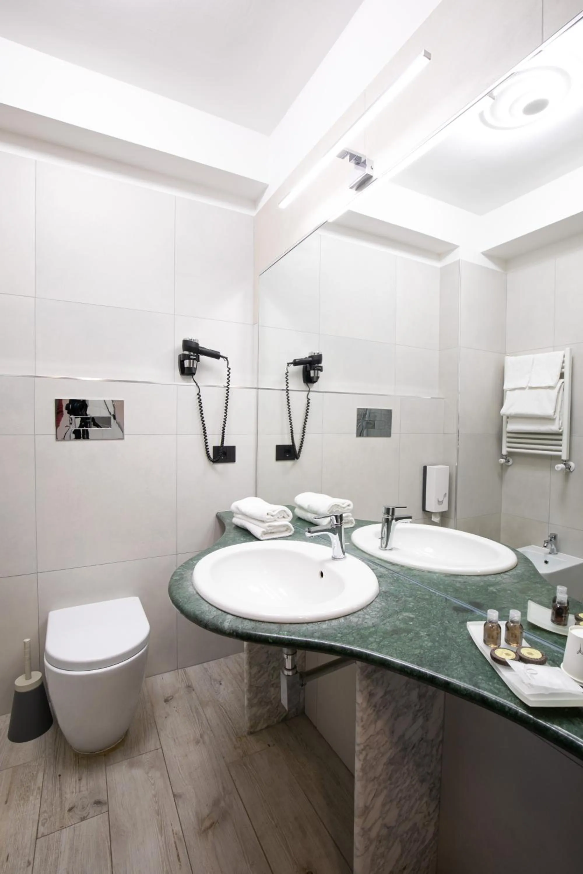 Toilet in Hotel Federico II