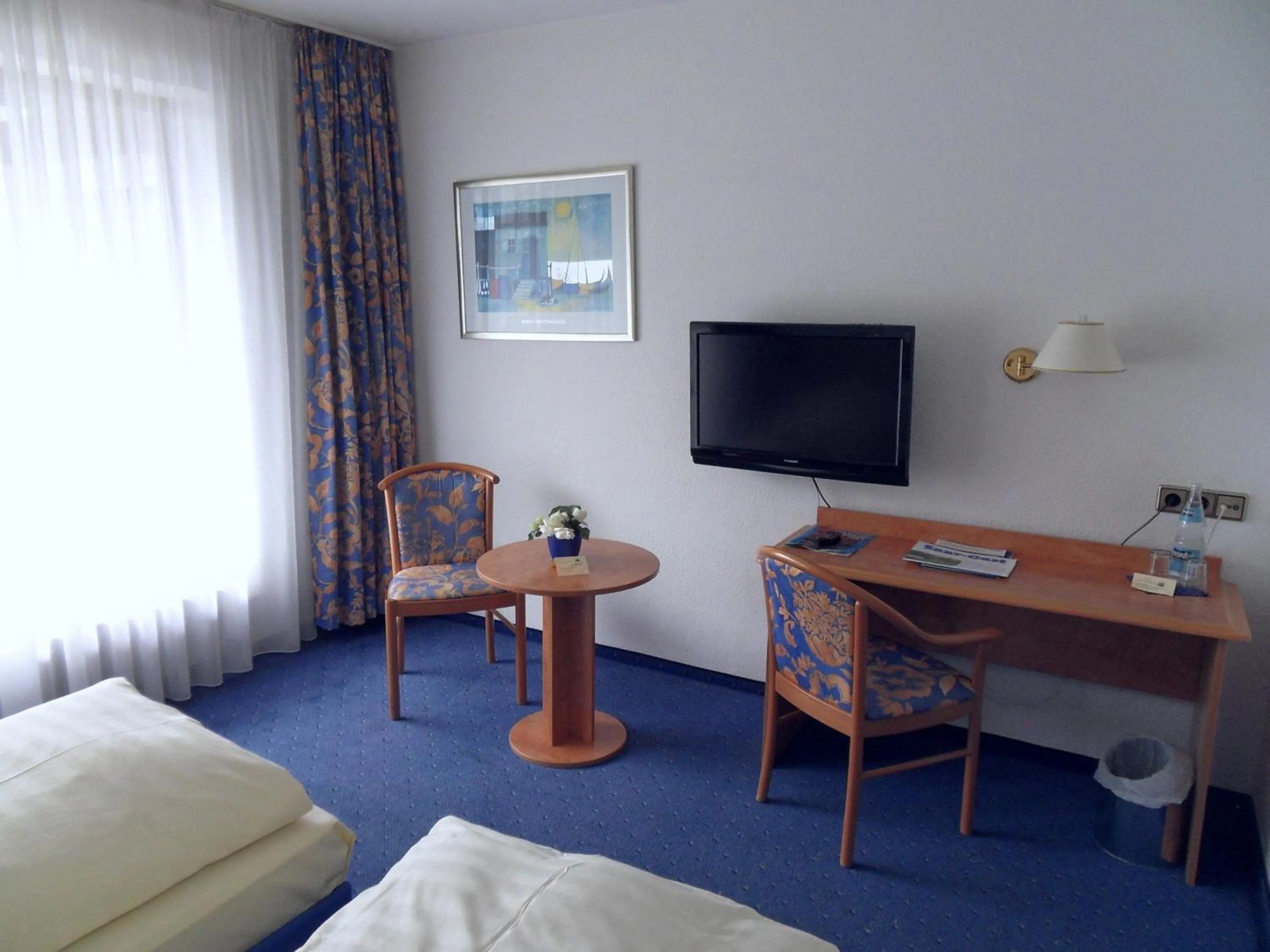 TV and multimedia, Bed in Hotel Stadt Homburg