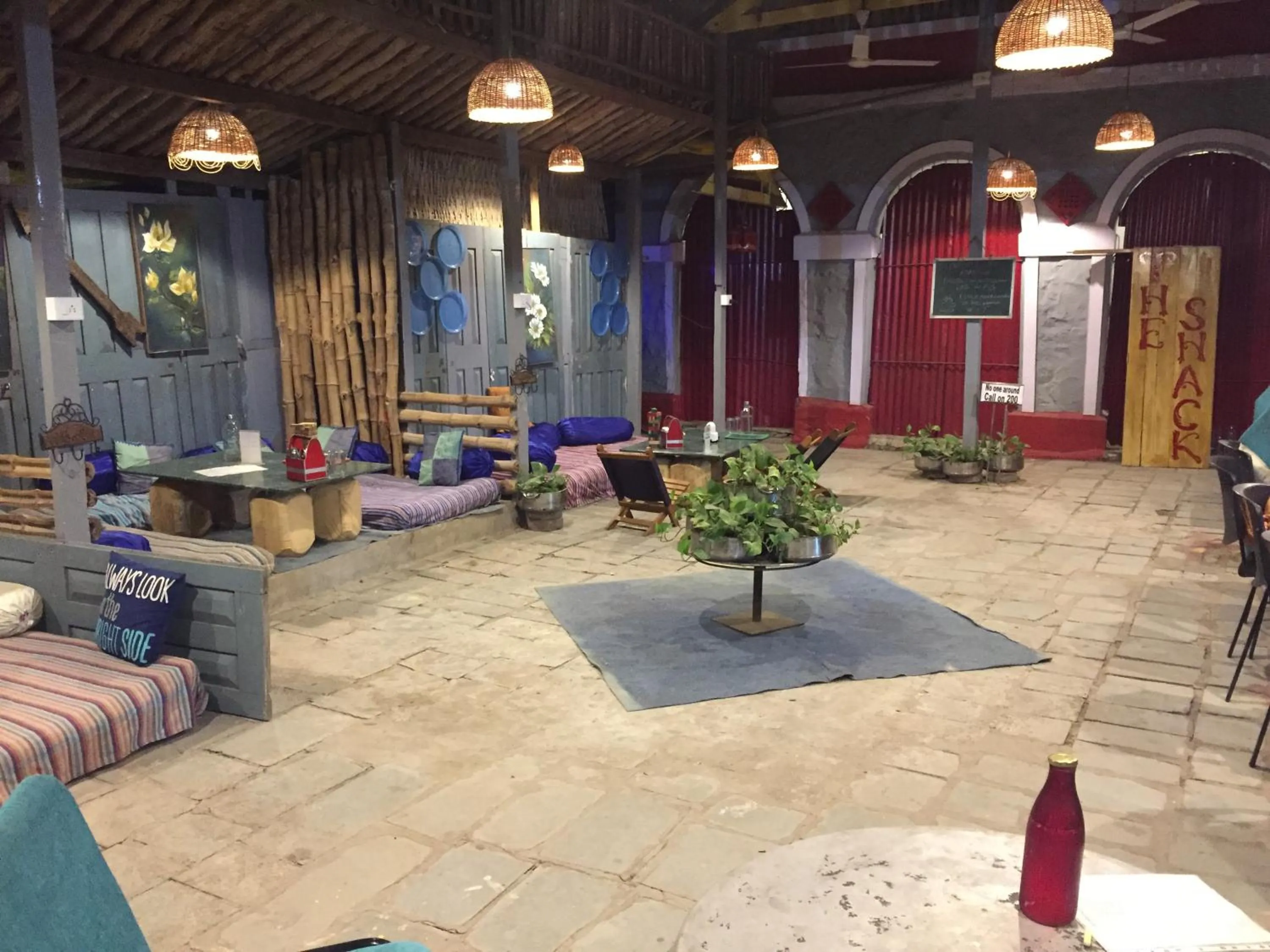 Restaurant/places to eat in Hotel Grand Barrack