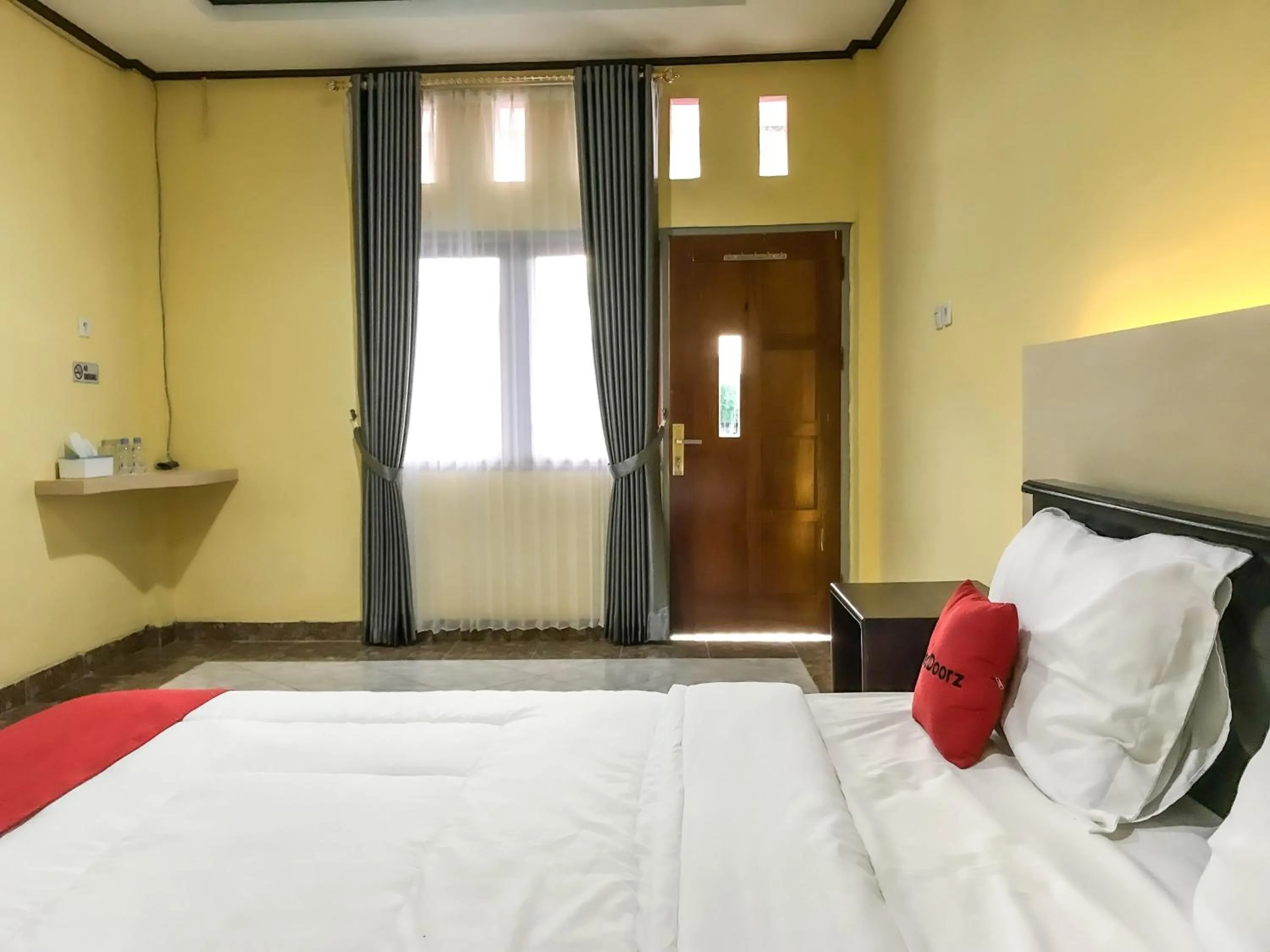 RedDoorz @ Gerson Hotel Abepura