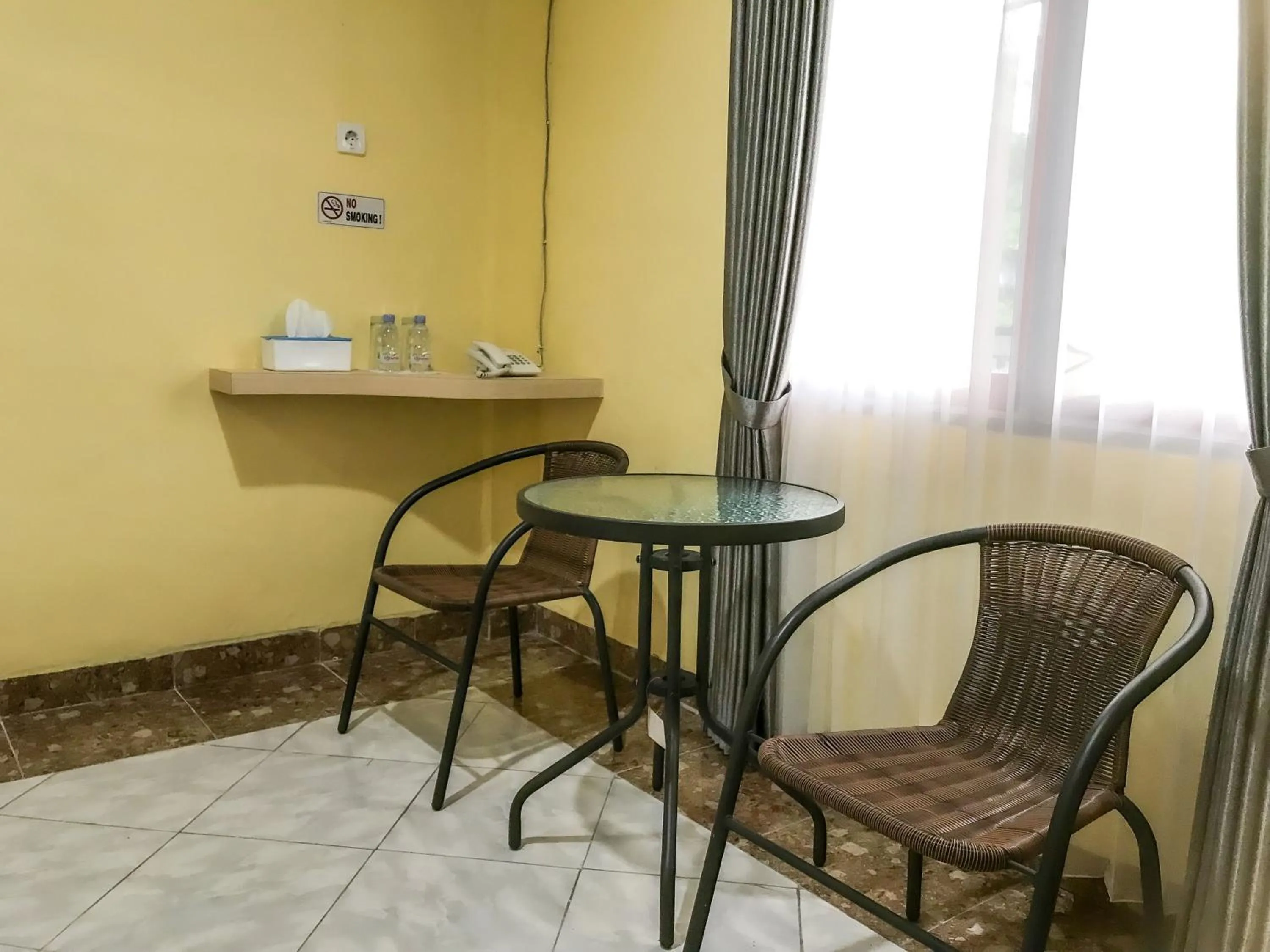 RedDoorz @ Gerson Hotel Abepura