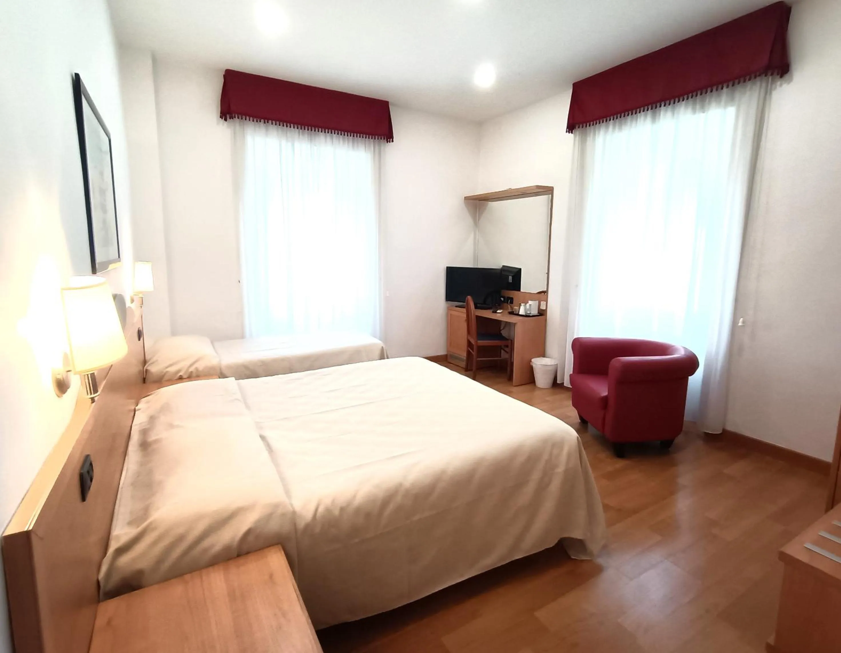 Bed in Hotel L'Isola