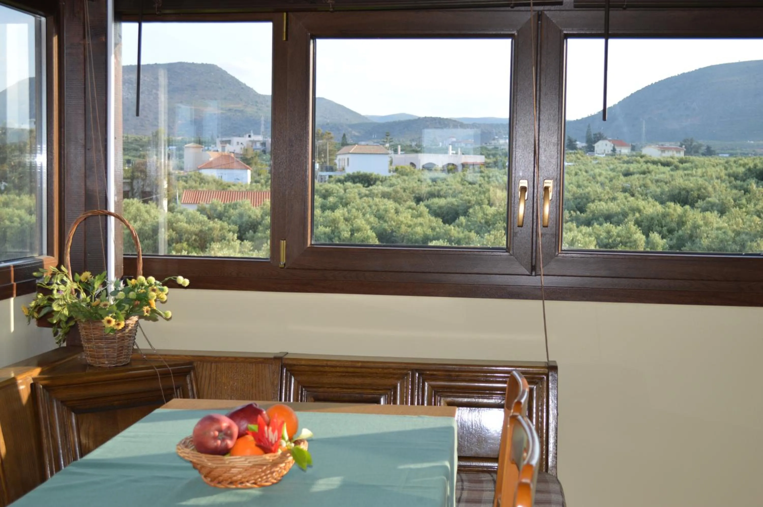 Dining area in Home Suites
