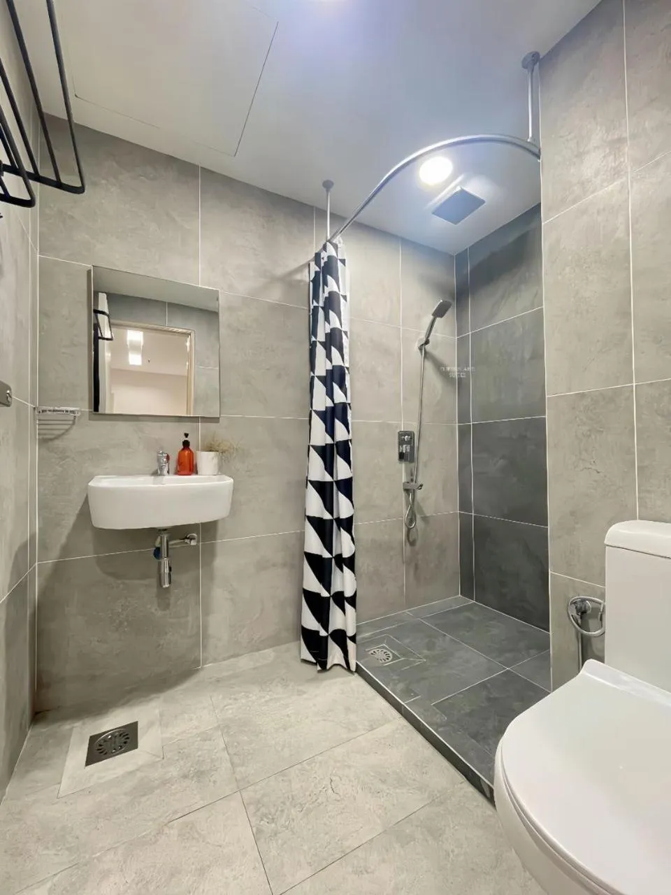 Shower in QUEENSLAND SUITES at Aru Suites, Kota Kinabalu