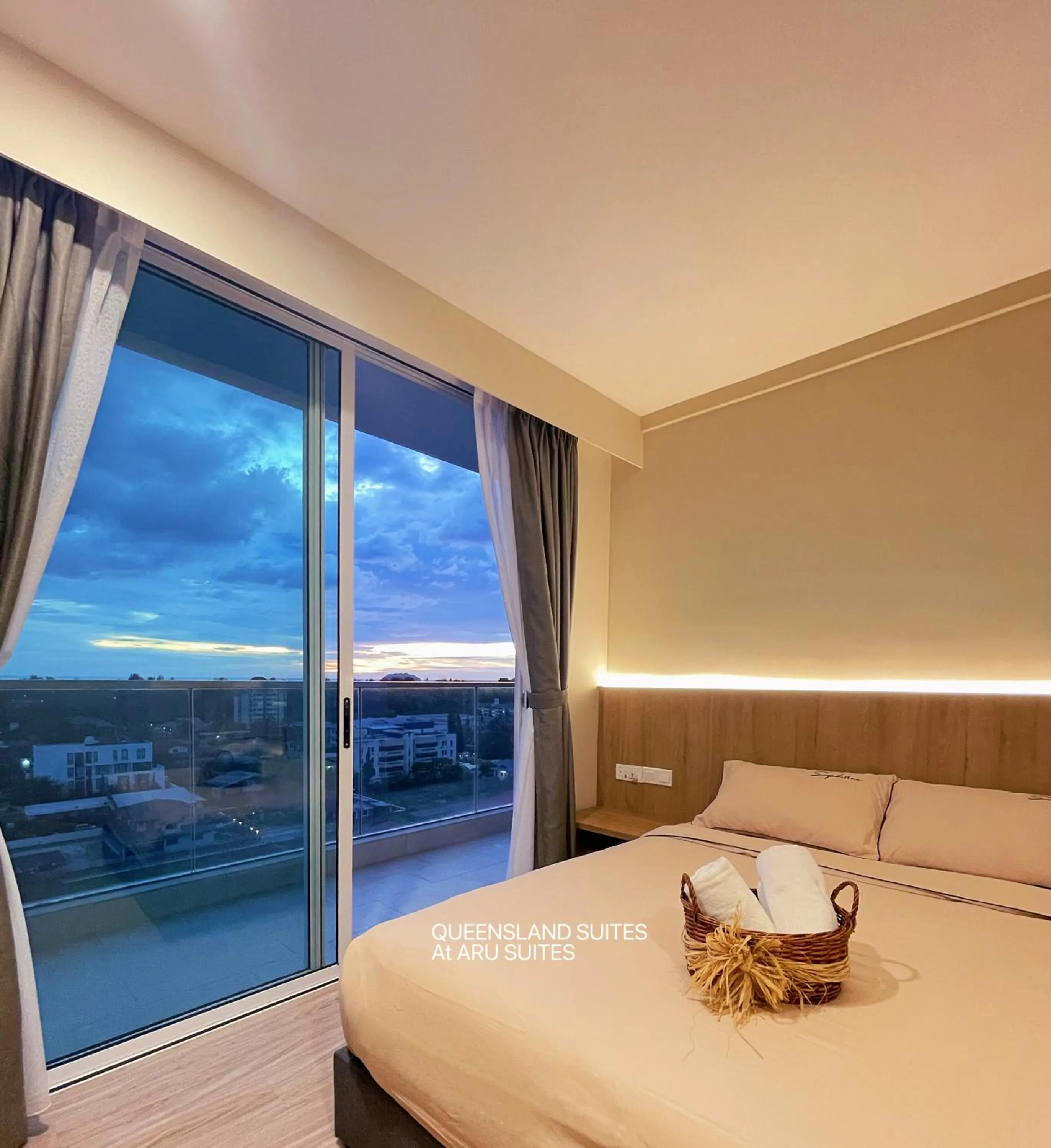 Balcony/Terrace, Bed in QUEENSLAND SUITES at Aru Suites, Kota Kinabalu