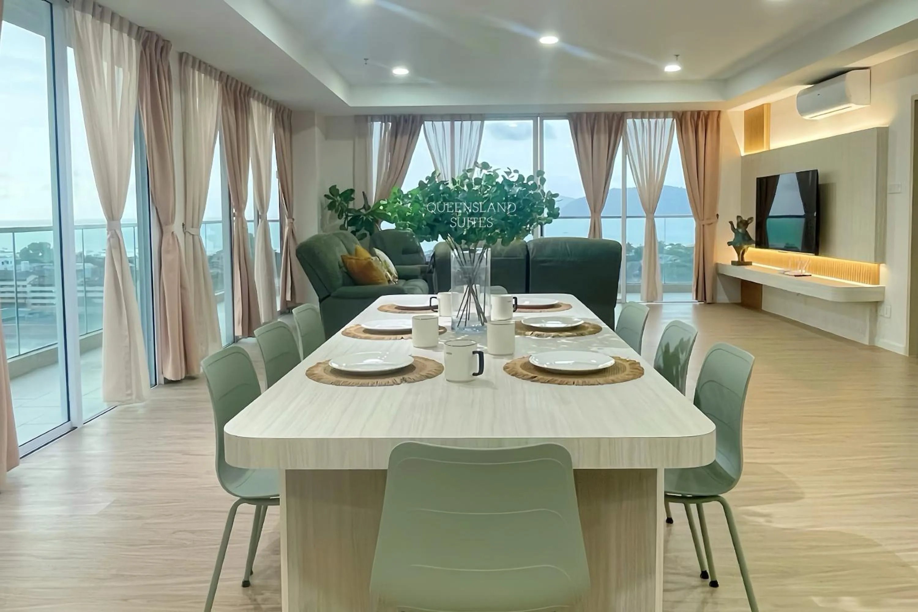 TV and multimedia in QUEENSLAND SUITES at Aru Suites, Kota Kinabalu