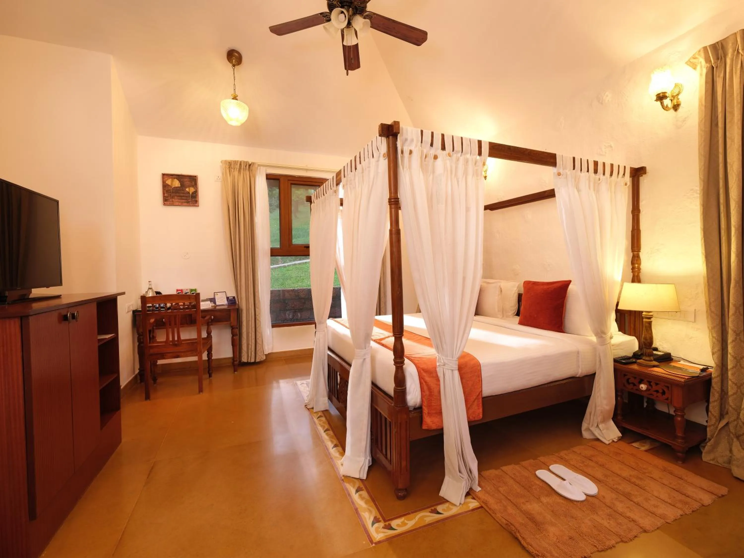 Photo of the whole room, Bed in Trishvam Tapovana