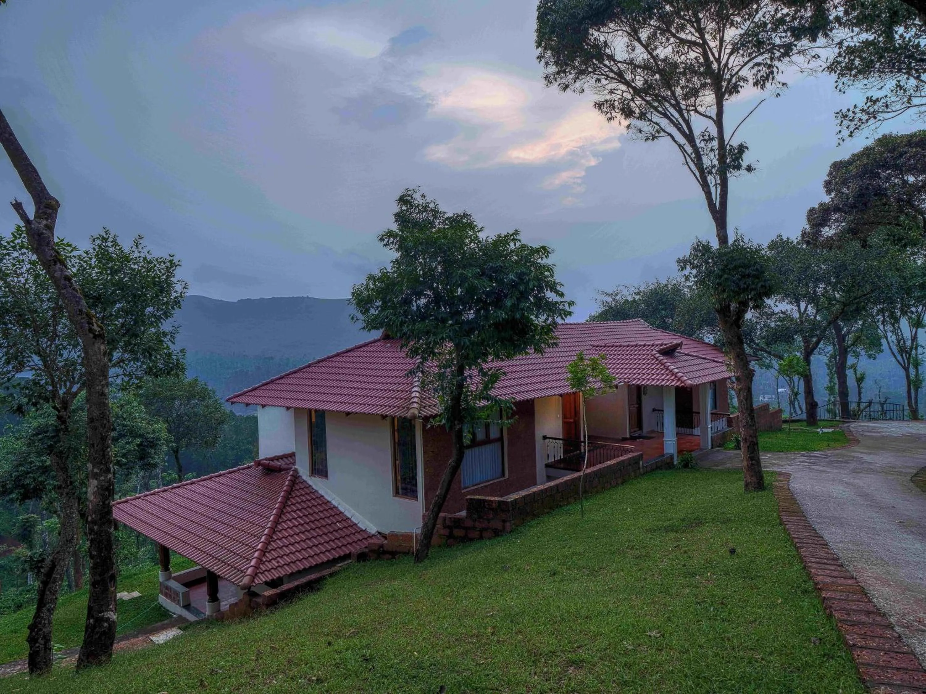 Mountain view in Trishvam Tapovana