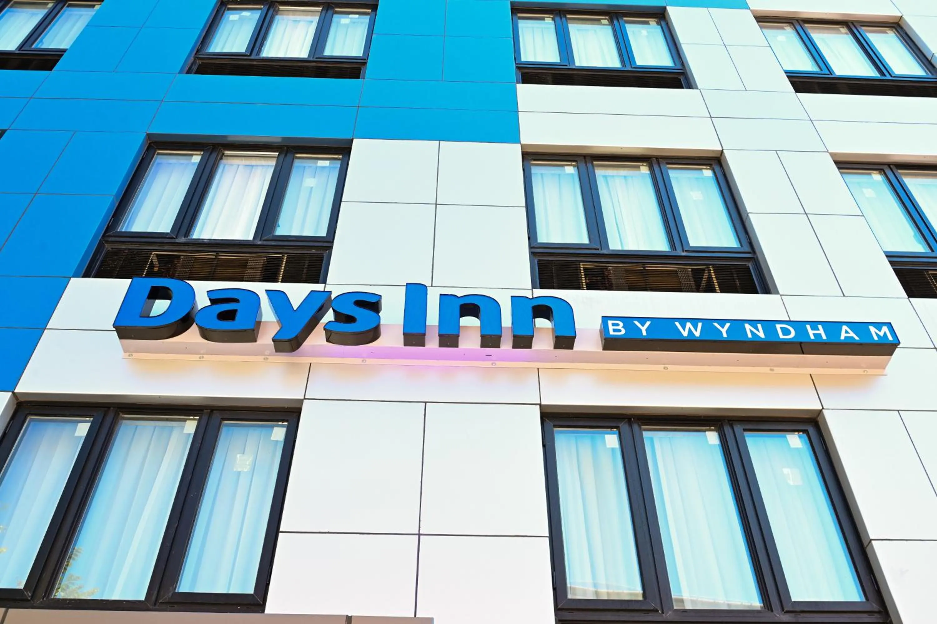 Days Inn by Wyndham Bronx NYC
