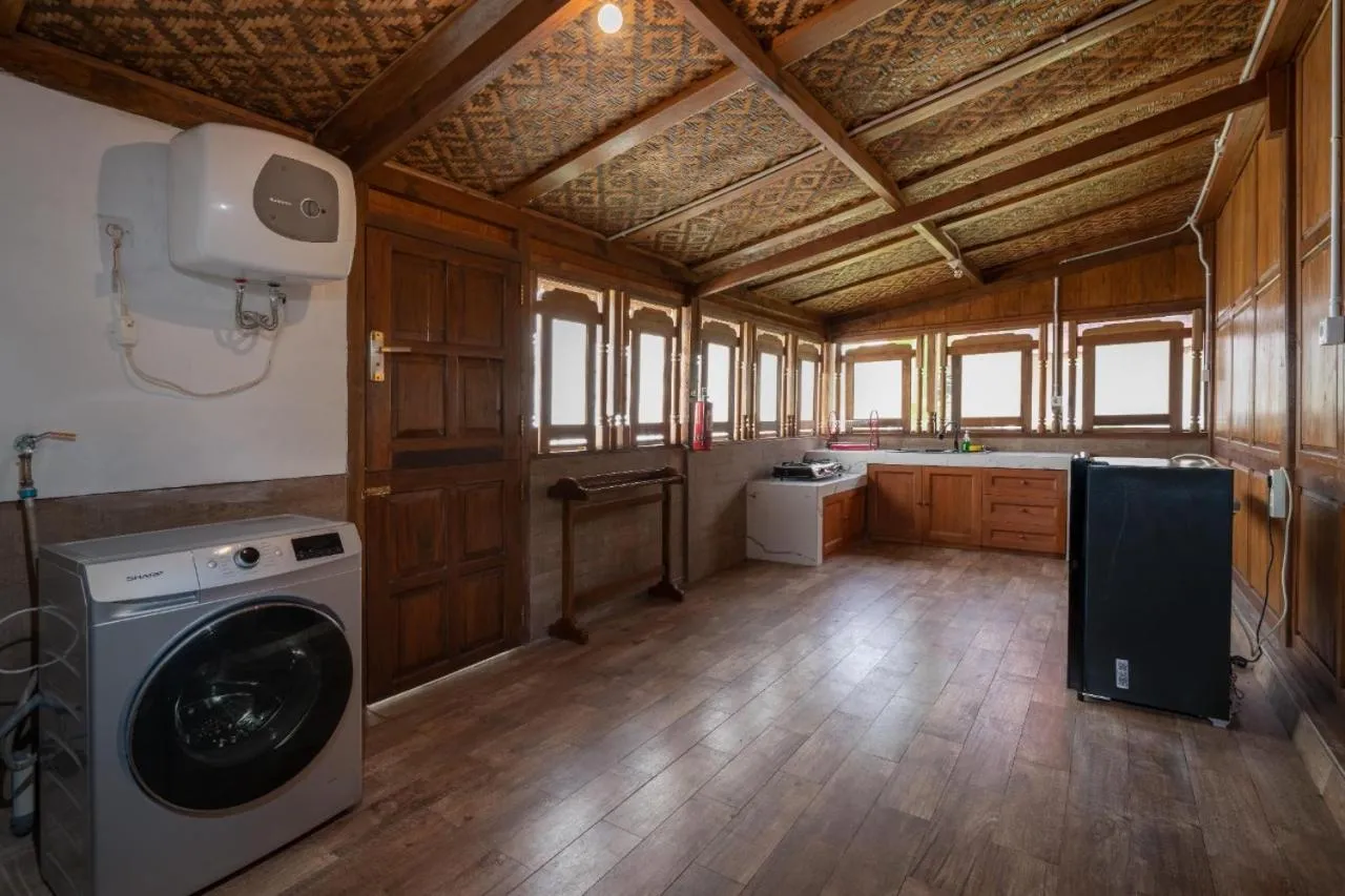 Kitchen or kitchenette in Hadipriyanto Homestay