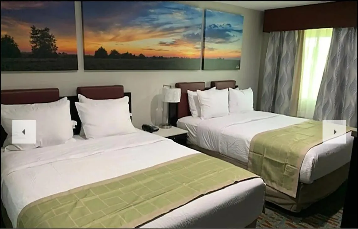 Bedroom, Bed in Days Inn by Wyndham Bellville Mansfield